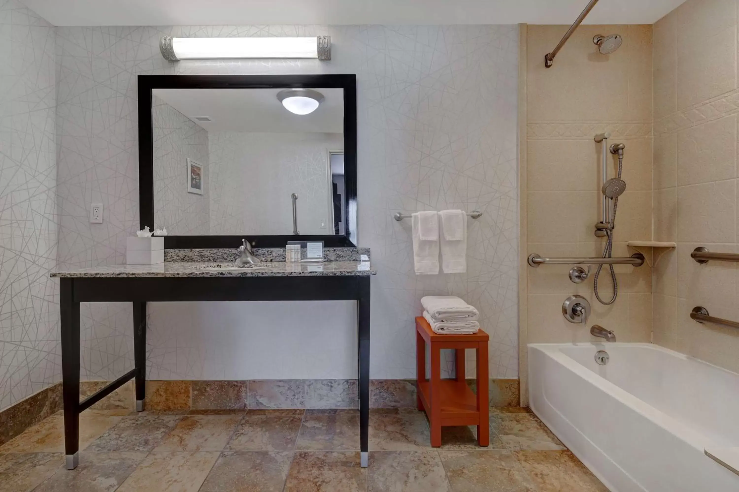 Bathroom in Hampton Inn & Suites Seattle/Federal Way Bathroom in Hampton Inn & Suites Seattle/Federal Way