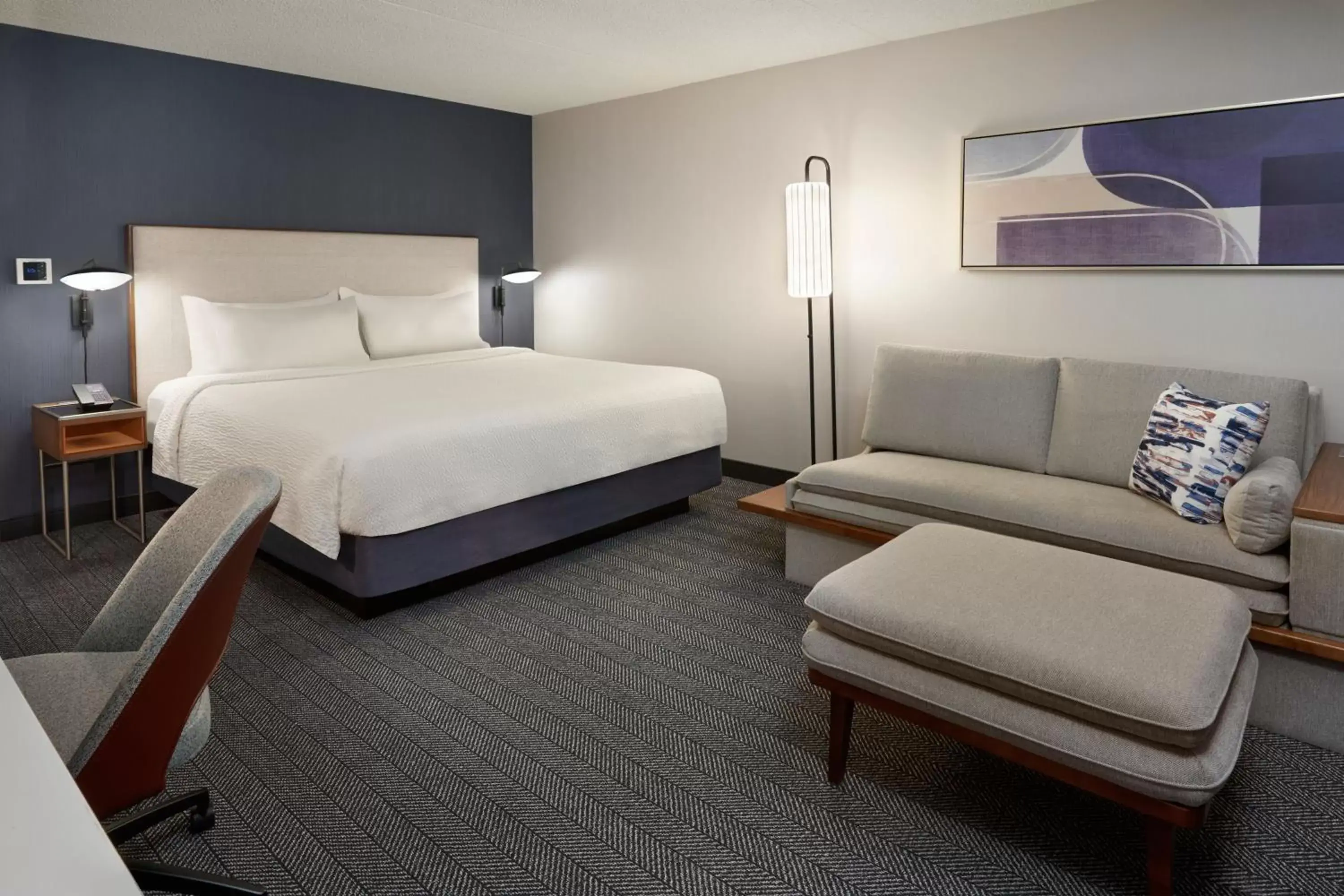 Photo of the whole room, Bed in Courtyard by Marriott Toronto Markham