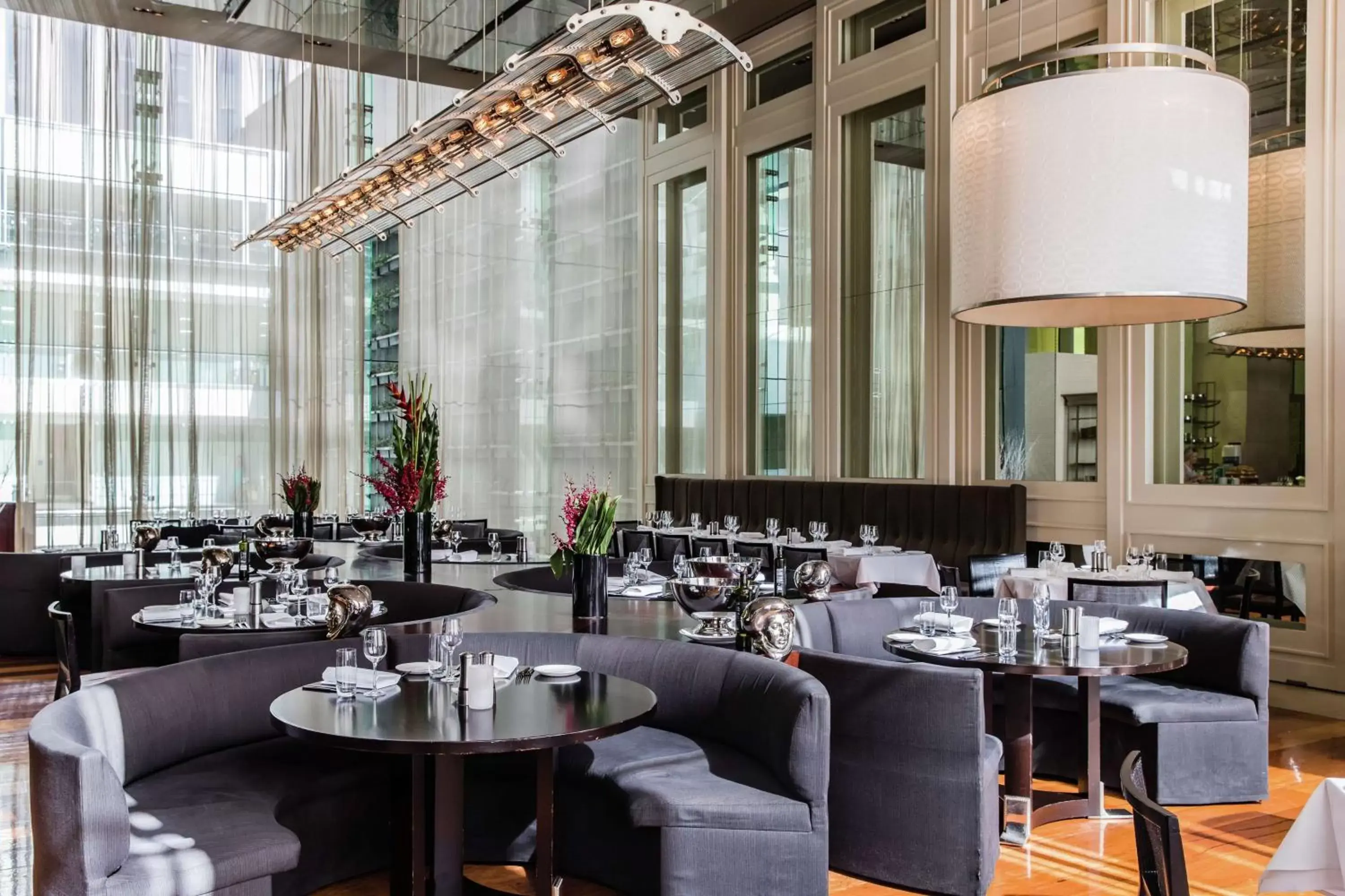 Restaurant/Places to Eat in Hilton Sydney