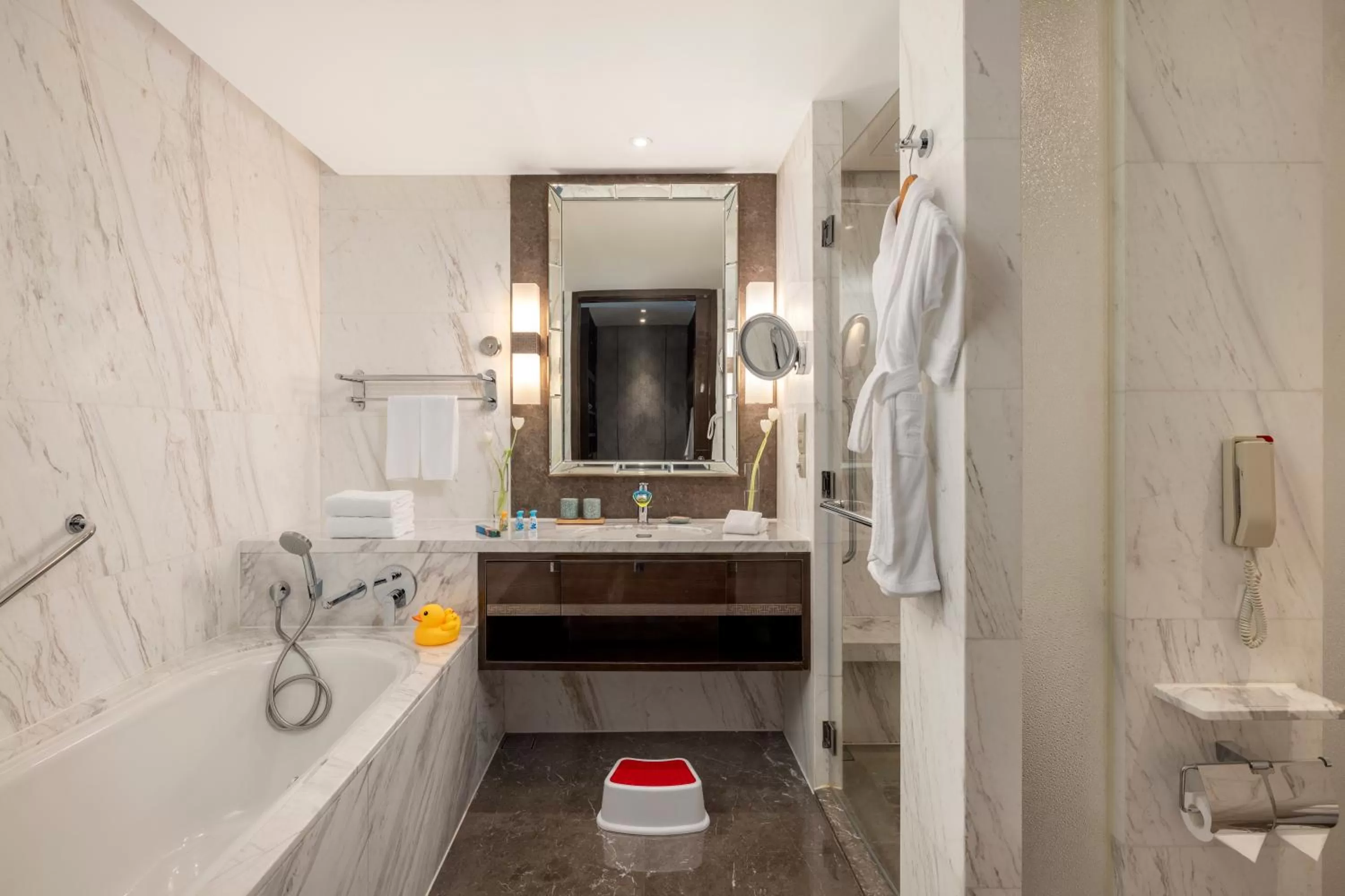 Toilet, Bathroom in Midtown Shangri-La, Hangzhou