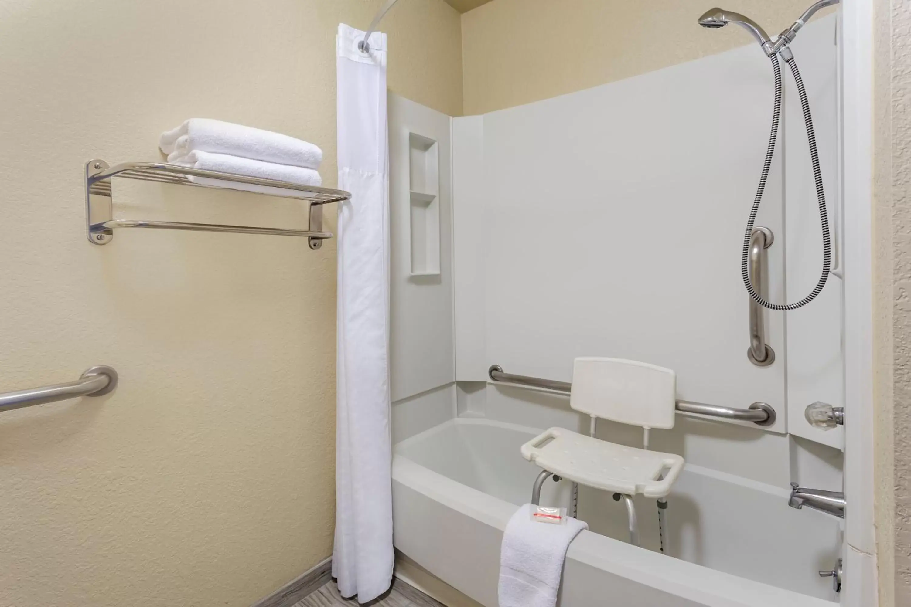 Bathroom in SilverStone Inn & Suites Spokane Valley