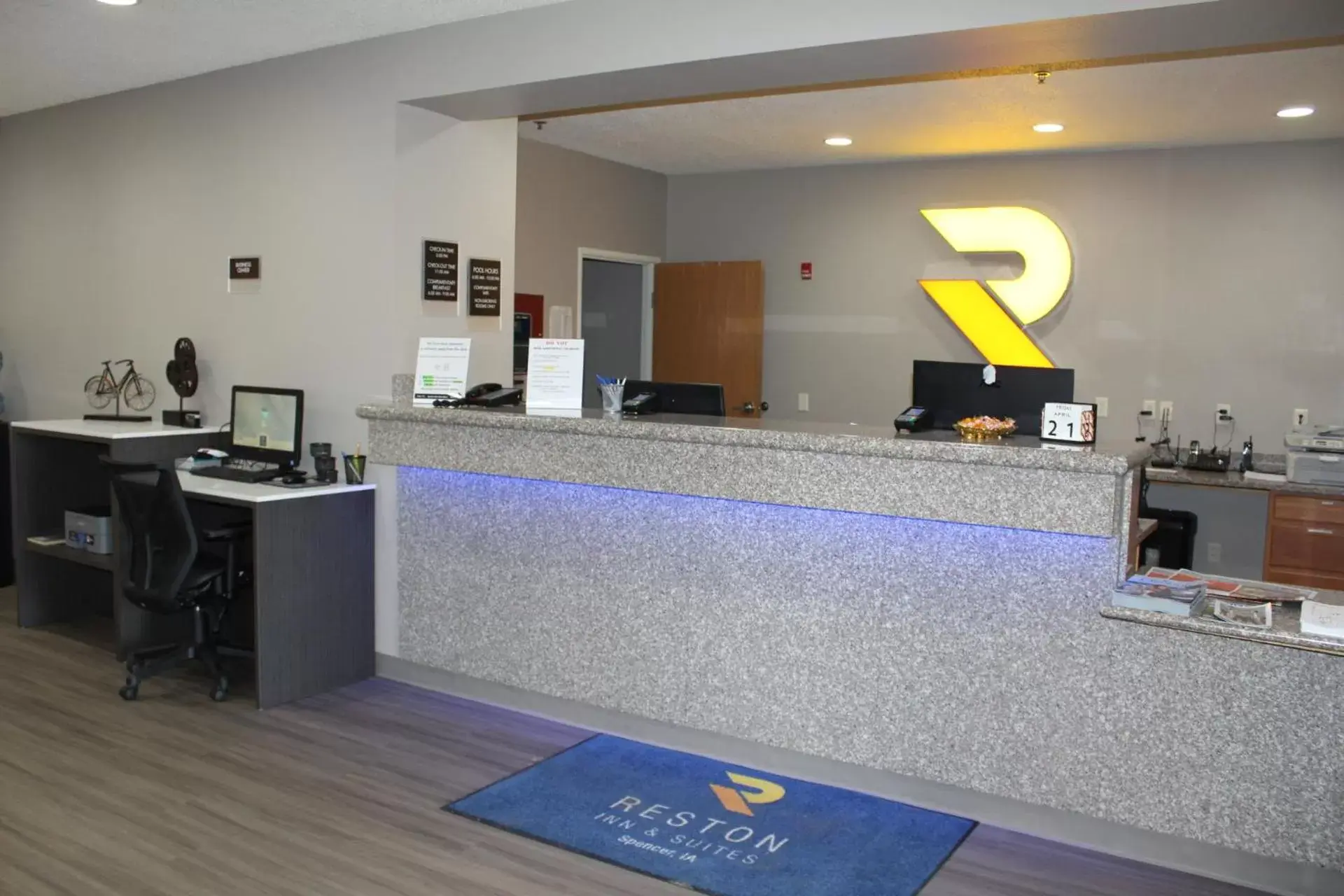 Lobby or reception, Lobby/Reception in Reston Inn & Suites