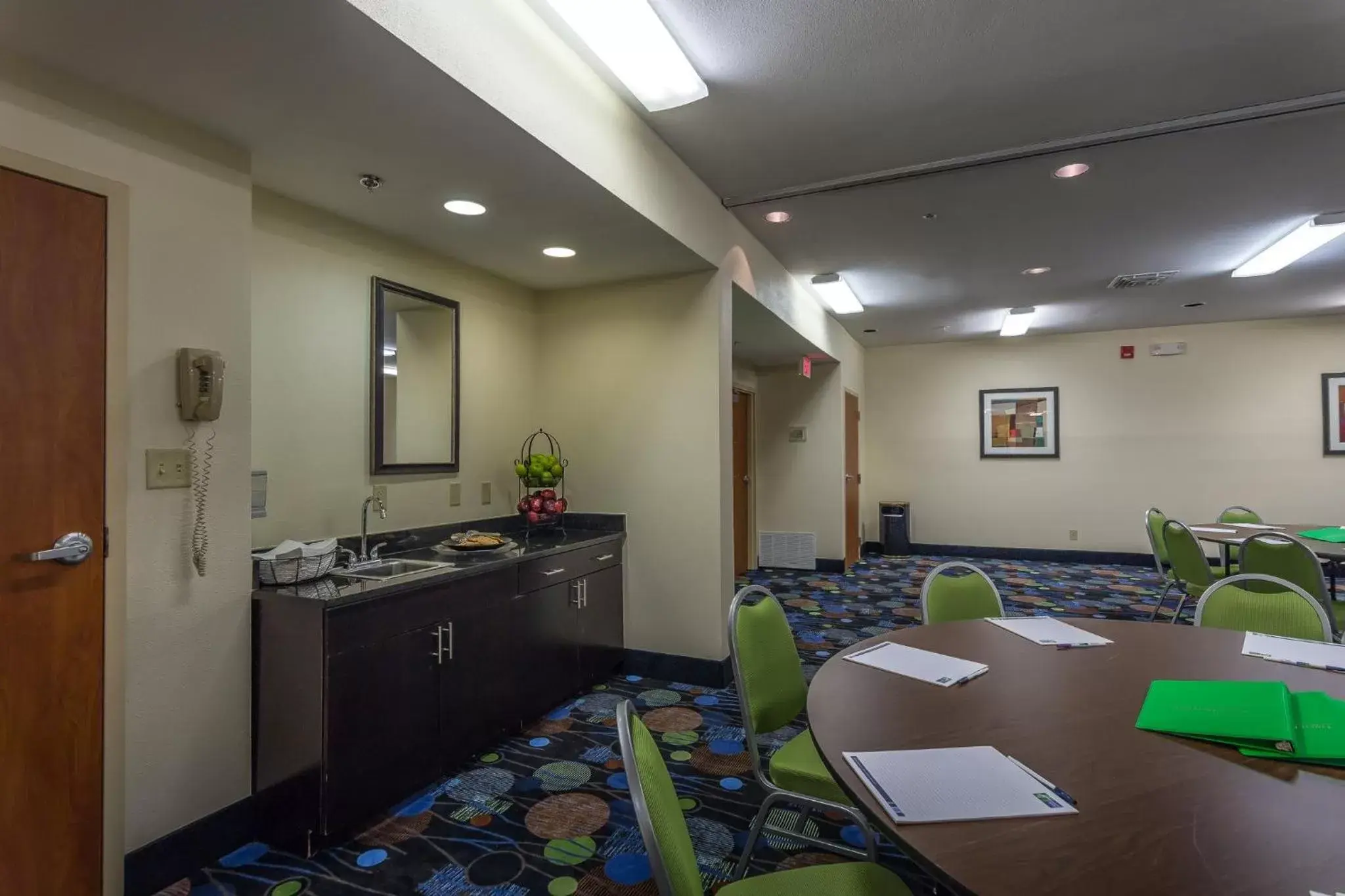 Meeting/conference room in Holiday Inn Express Hotel & Suites Edmond, an IHG Hotel