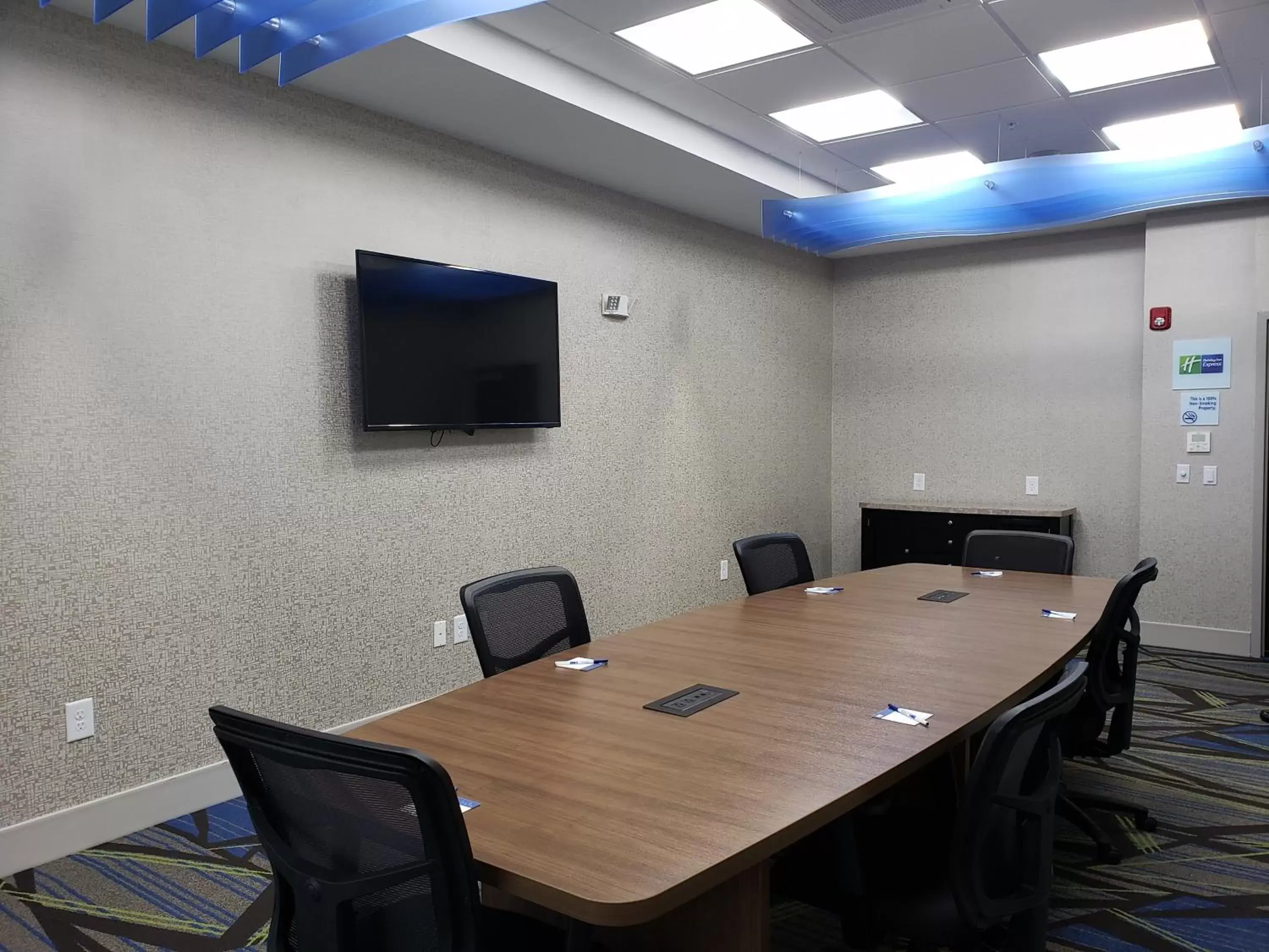 Meeting/conference room in Holiday Inn Express - Macon North, an IHG Hotel