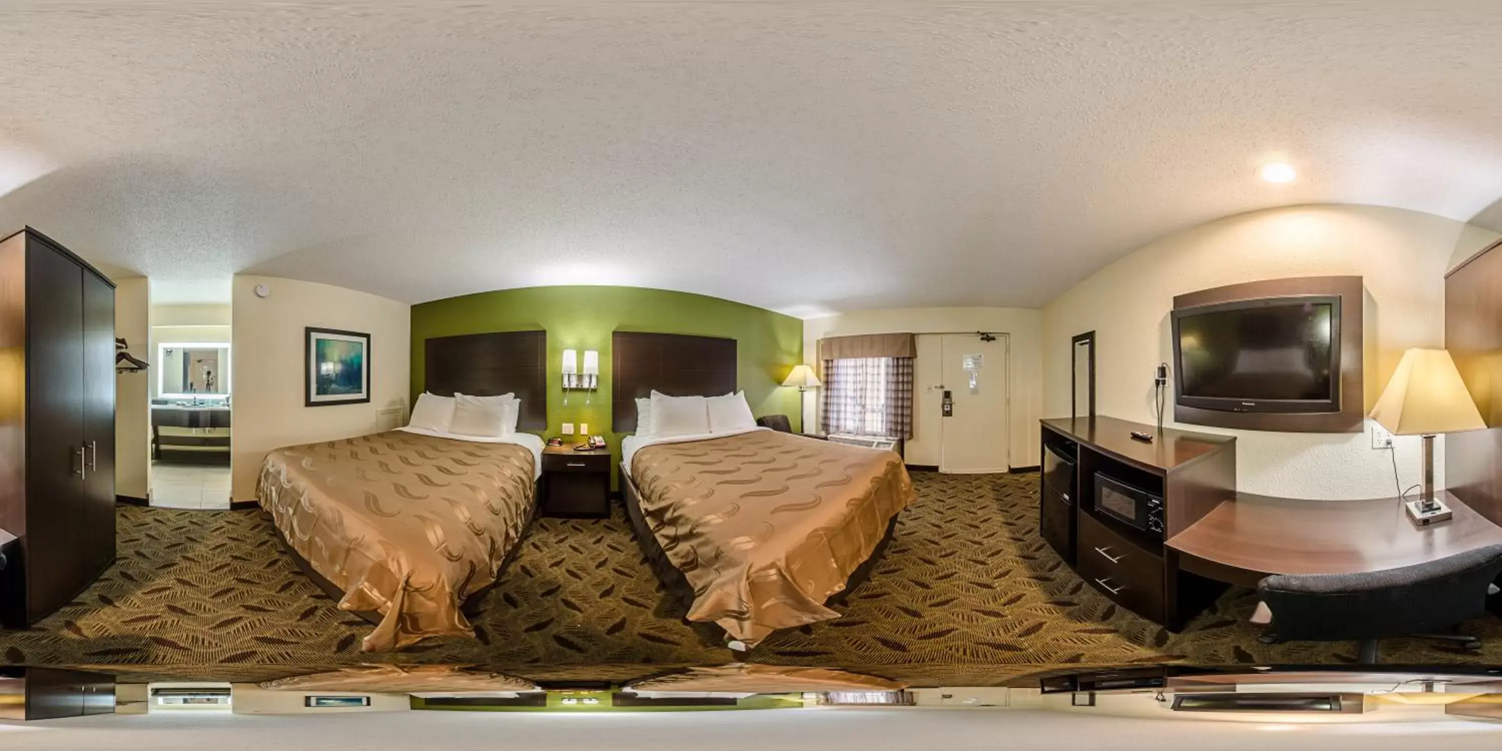 Standard Queen Room with Two Queen Beds - Non-Smoking in Quality Inn Tanglewood