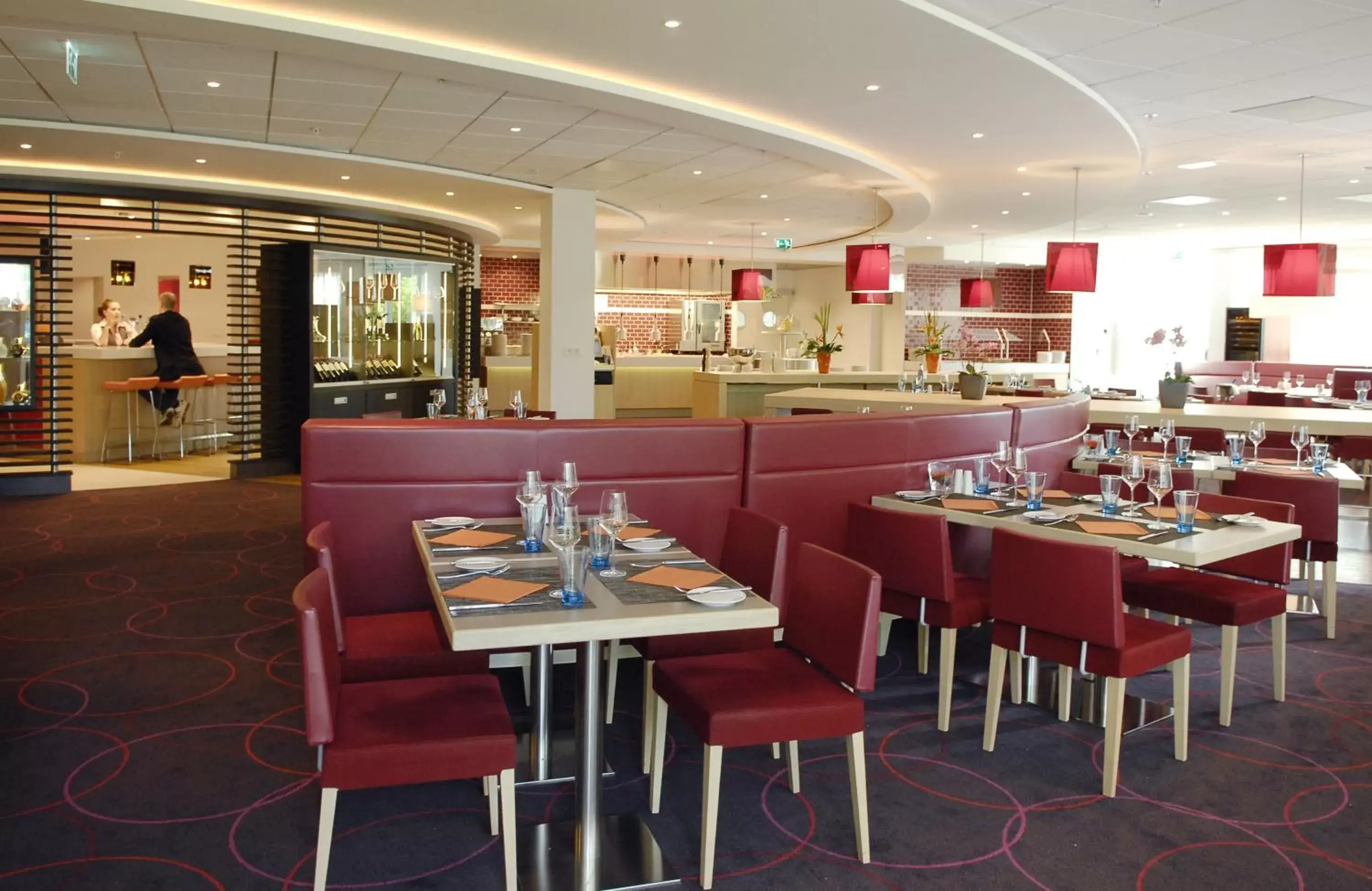 Restaurant/Places to Eat in Novotel Rotterdam Brainpark