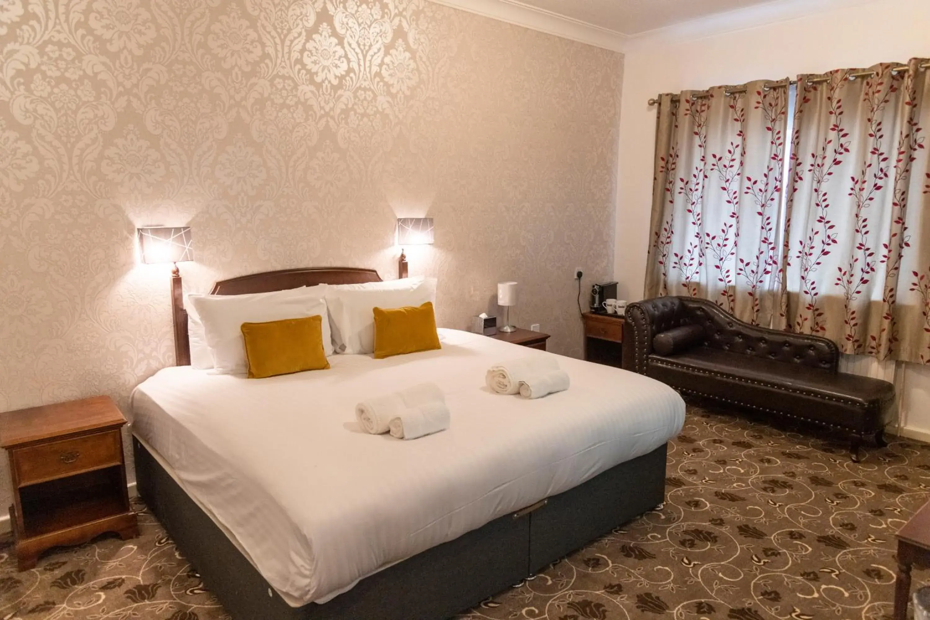 Bedroom, Bed in Hamlet Hotels Maidstone