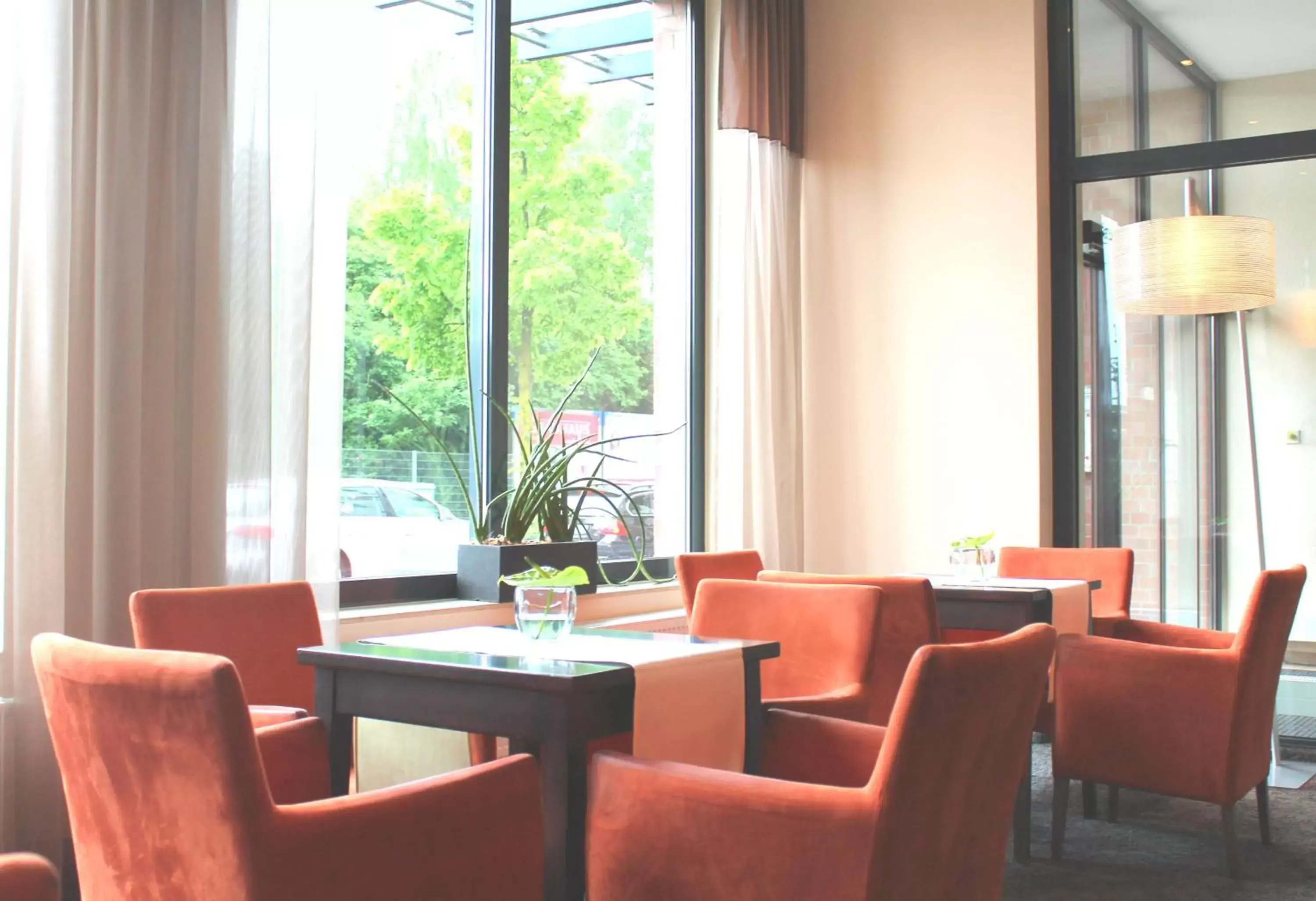 Lobby or reception, Restaurant/Places to Eat in IntercityHotel Essen