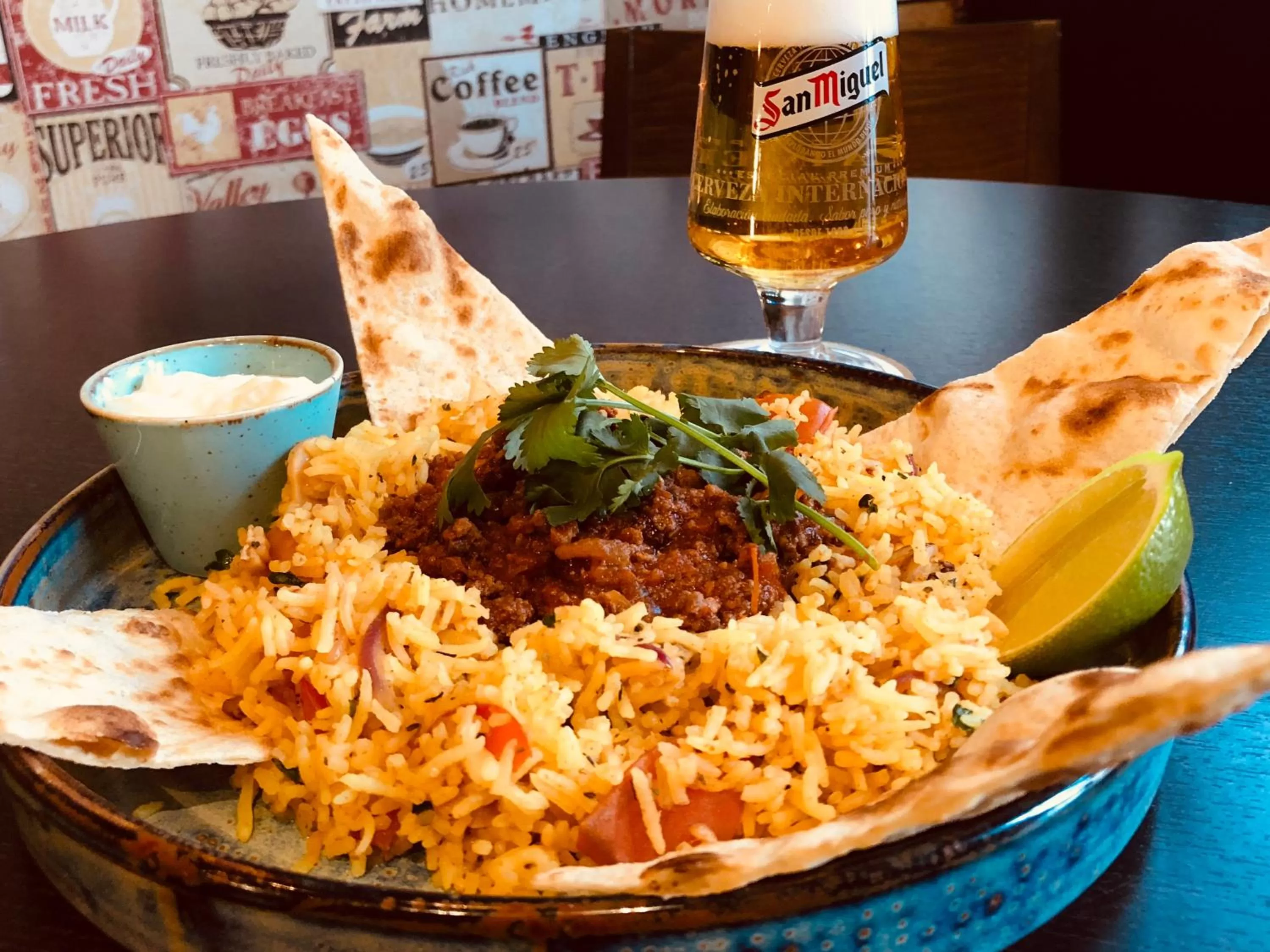 Restaurant/places to eat, Food in Smiths Hotel