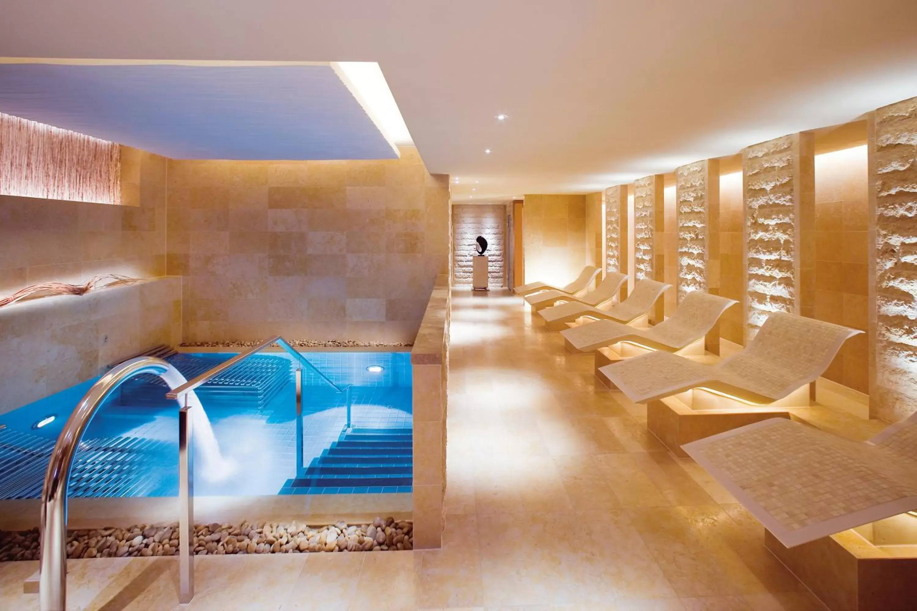 Hot Spring Bath, Swimming Pool in The Landmark Mandarin Oriental, Hong Kong