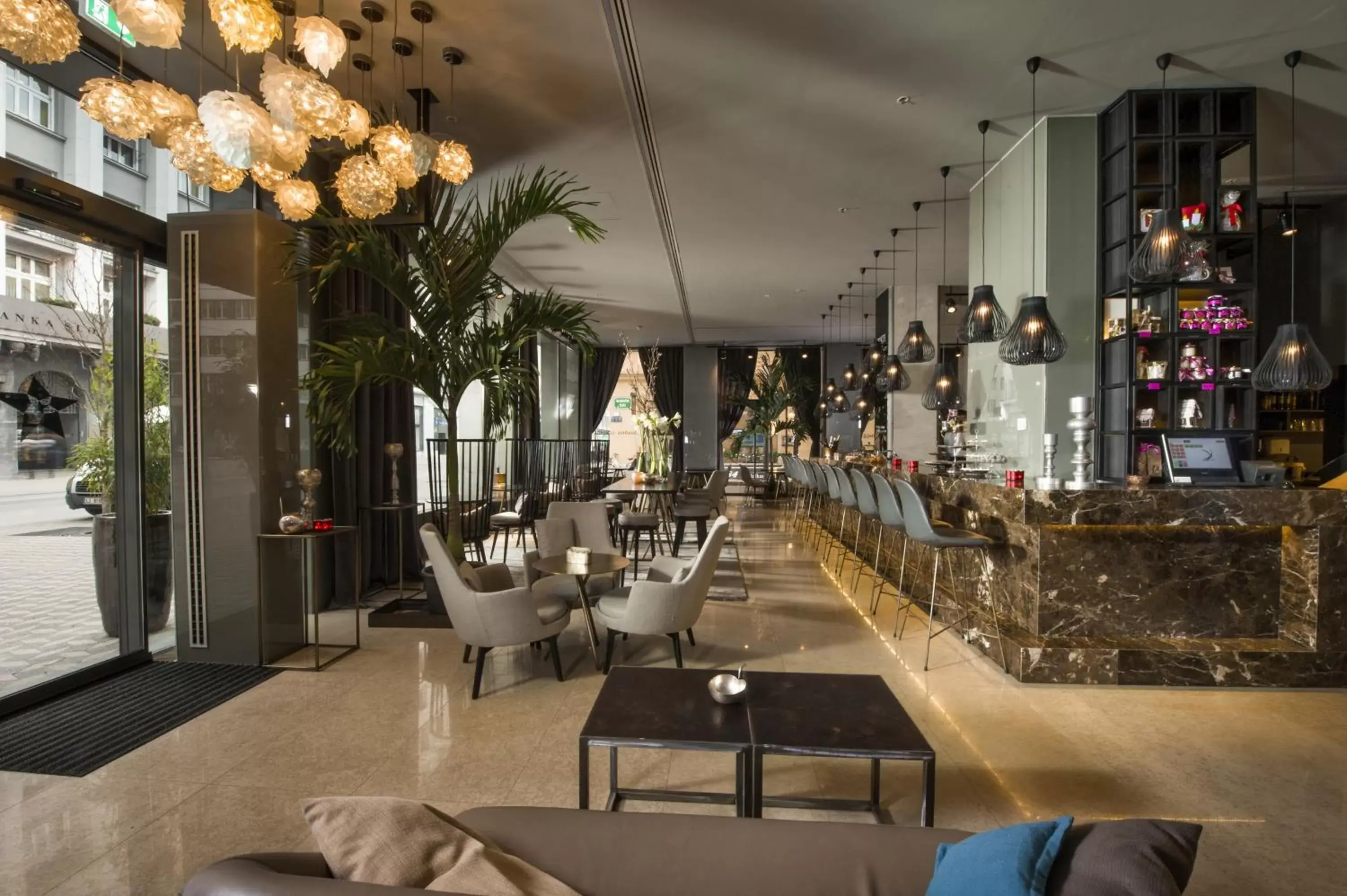 Lounge or bar in Best Western Premier Hotel Slon Lounge or bar in Best Western Premier Hotel Slon