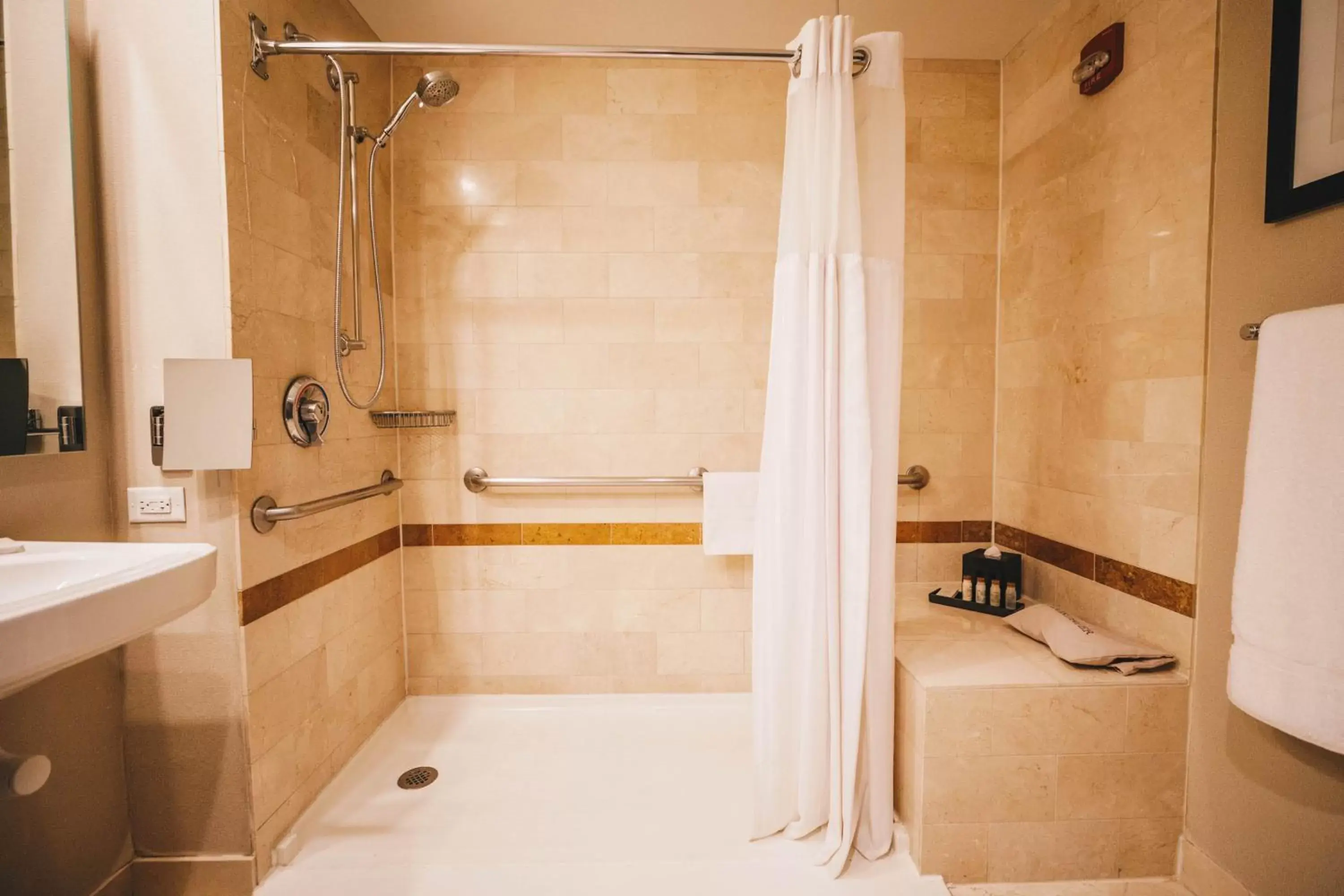 Photo of the whole room, Bathroom in InterContinental Chicago Magnificent Mile, an IHG Hotel