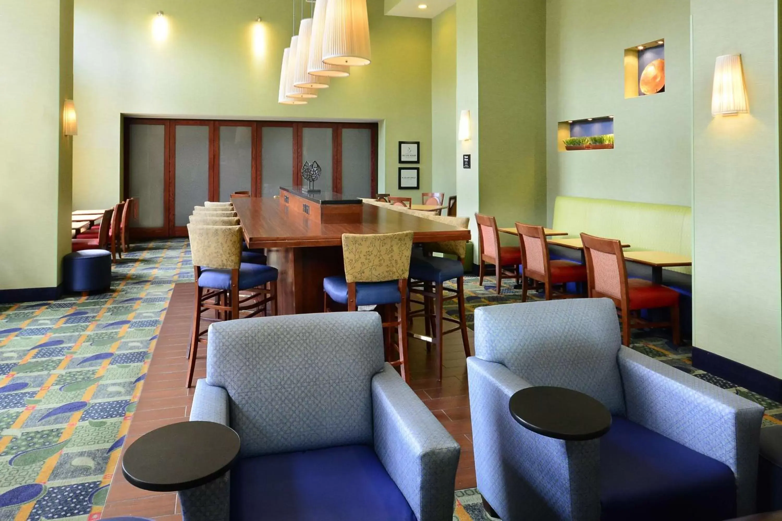 Restaurant/Places to Eat in Hampton Inn & Suites Durham North I-85
