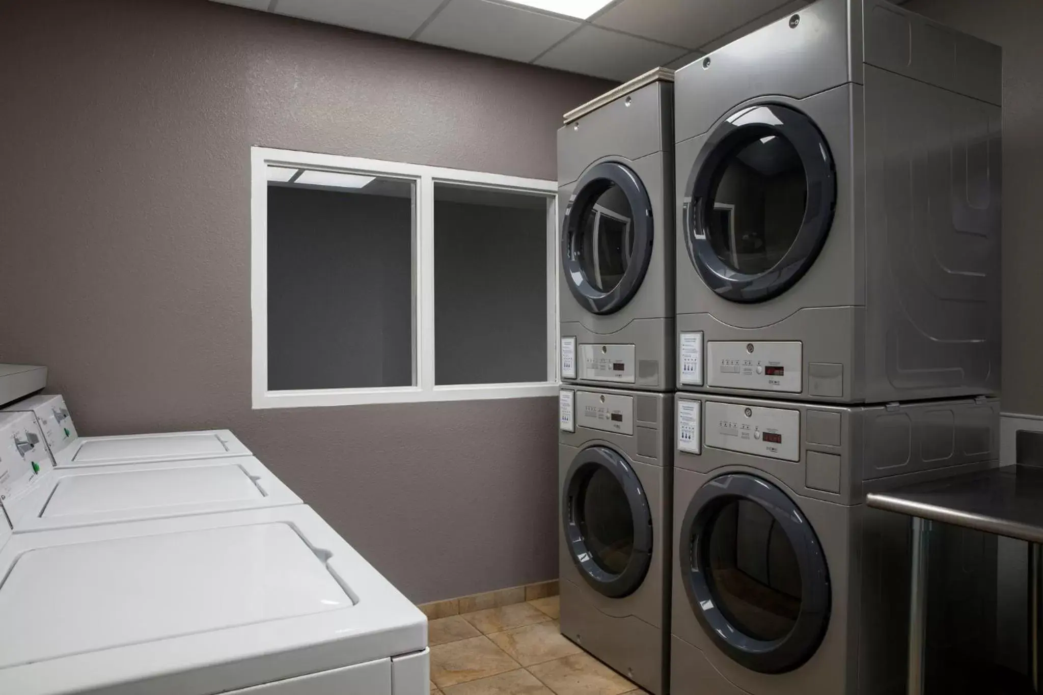 Other, Bathroom in Candlewood Suites Mobile-Downtown, an IHG Hotel