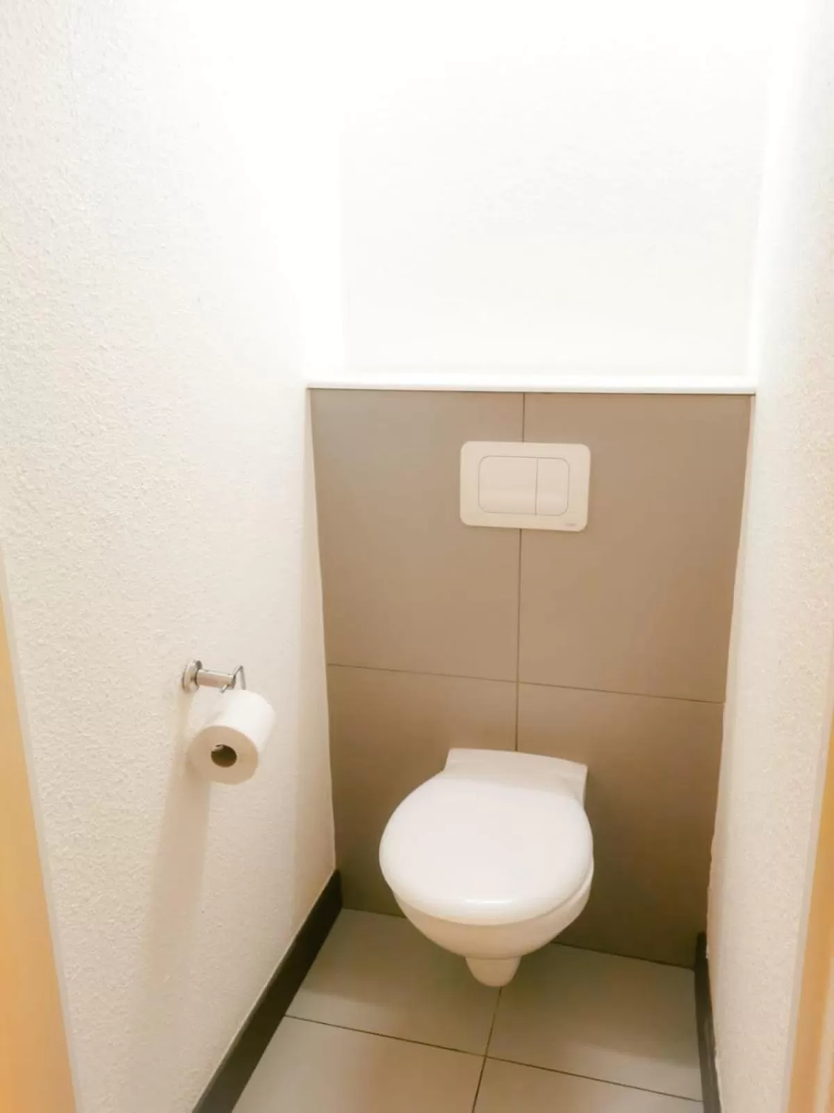 Toilet in Ecomotel Grayston previously known as SUN1 Wynberg