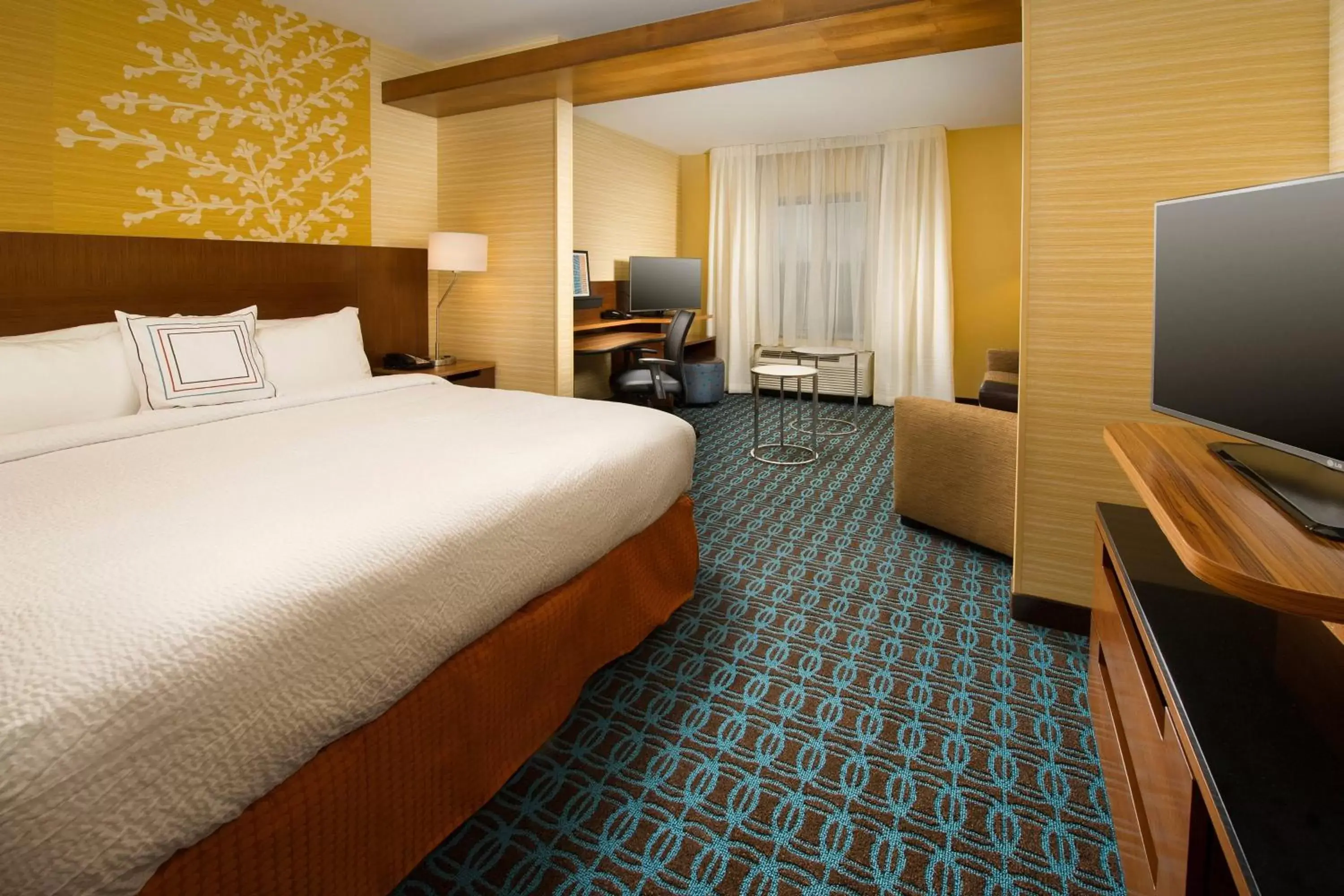 Photo of the whole room, Bed in Fairfield Inn & Suites by Marriott Arundel Mills BWI Airport