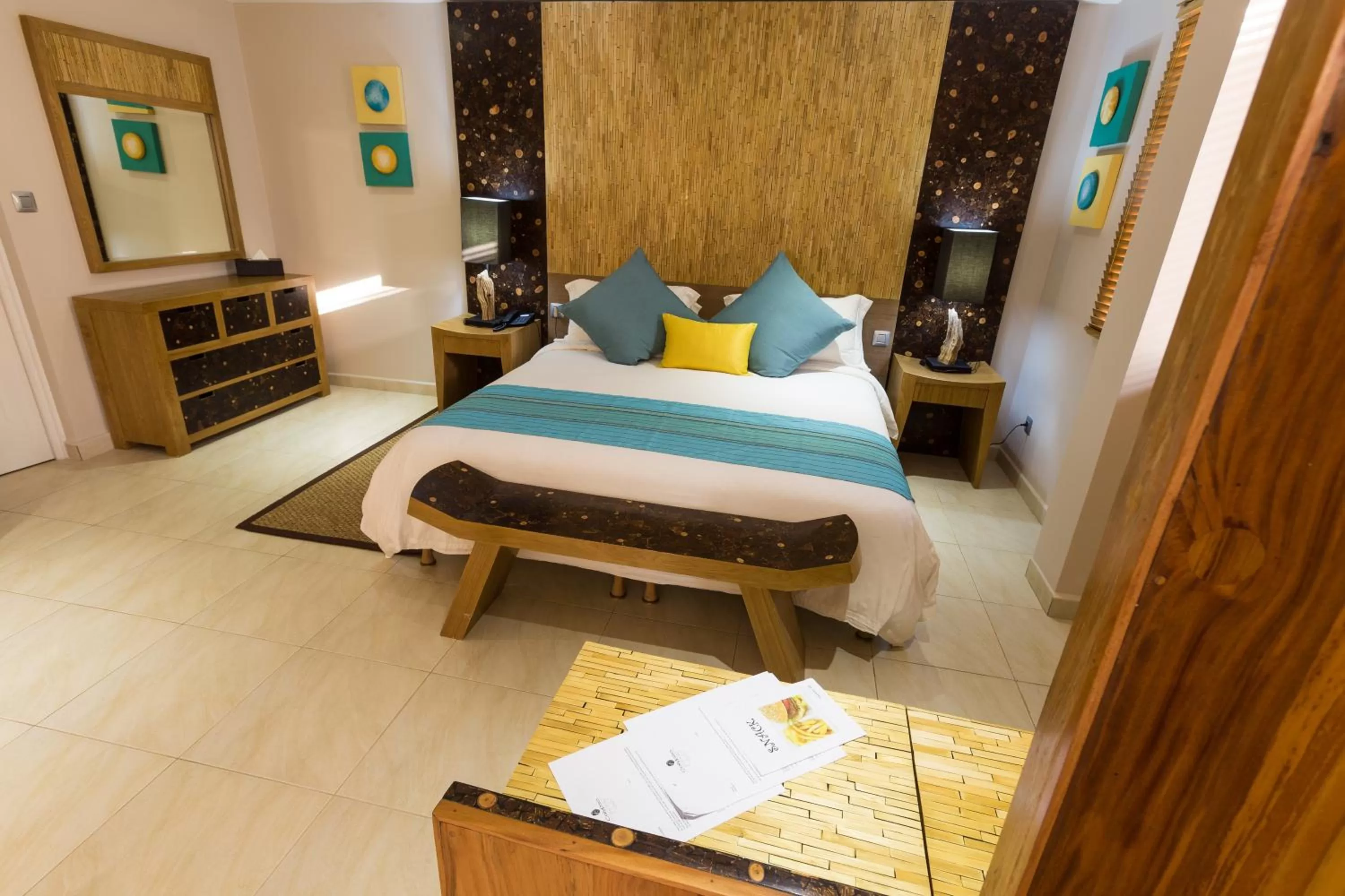 Bed in Calypso Hôtel