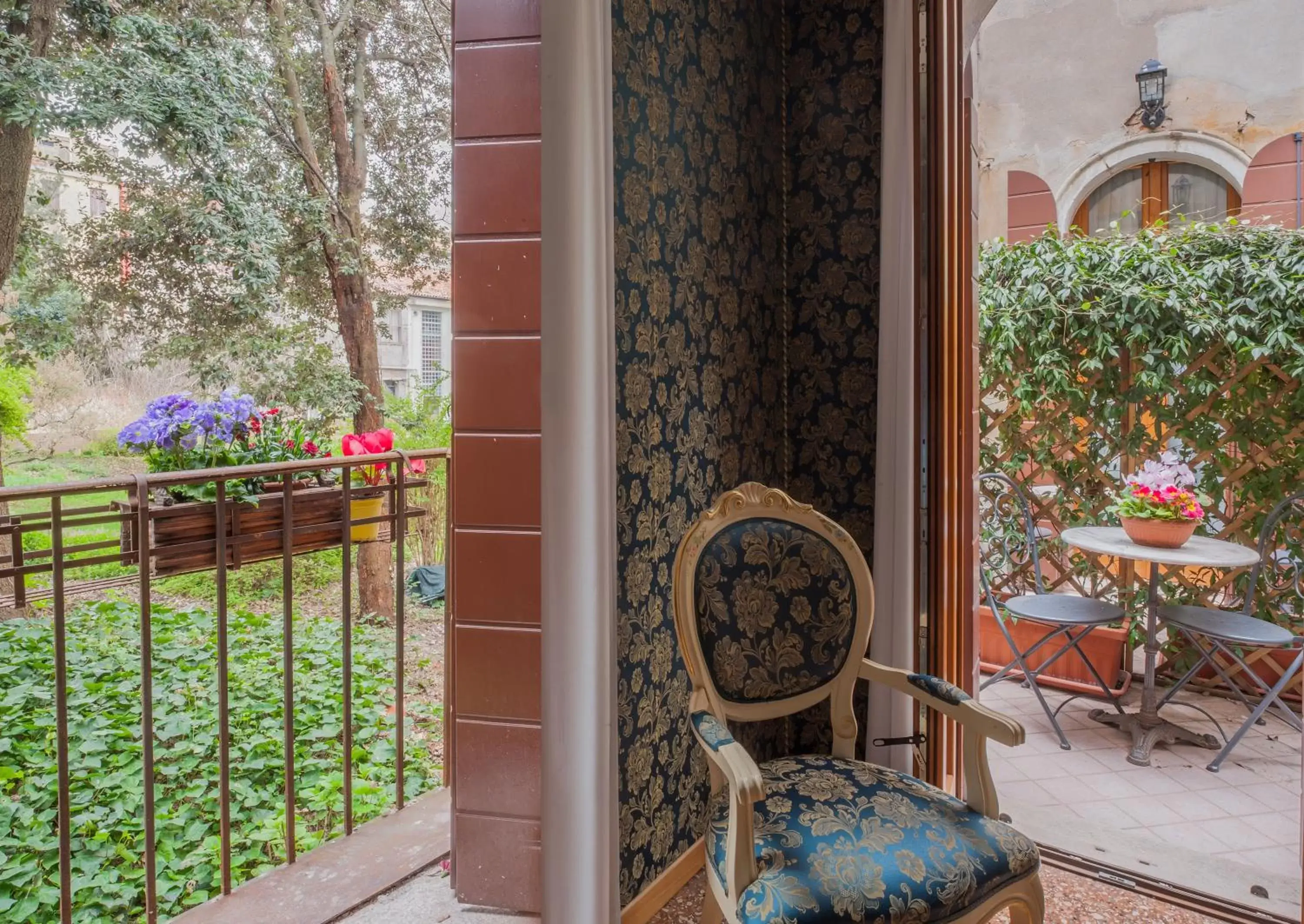 Balcony/Terrace, Pool View in Hotel Il Mercante di Venezia