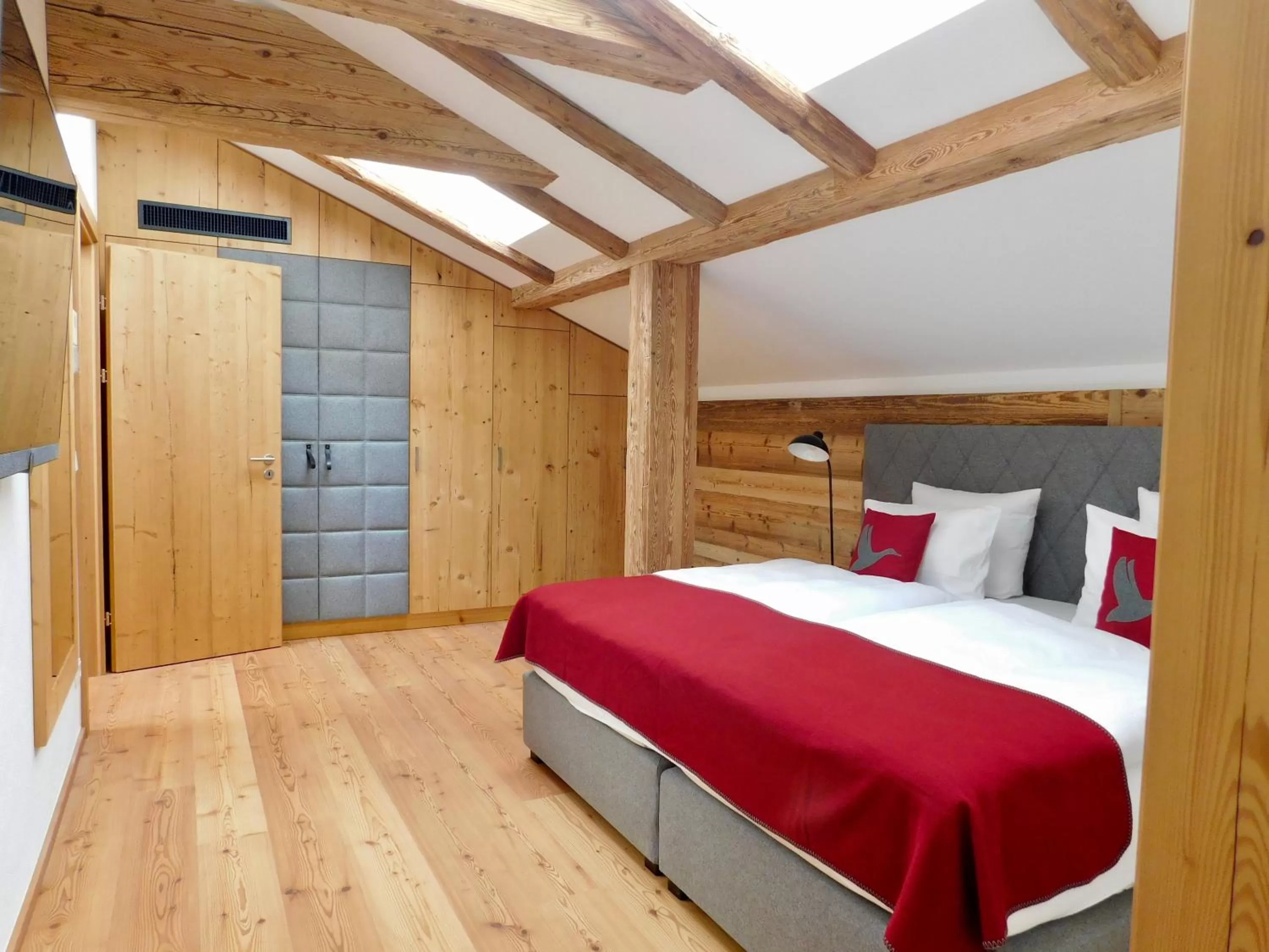 Bed in Das Achental Resort