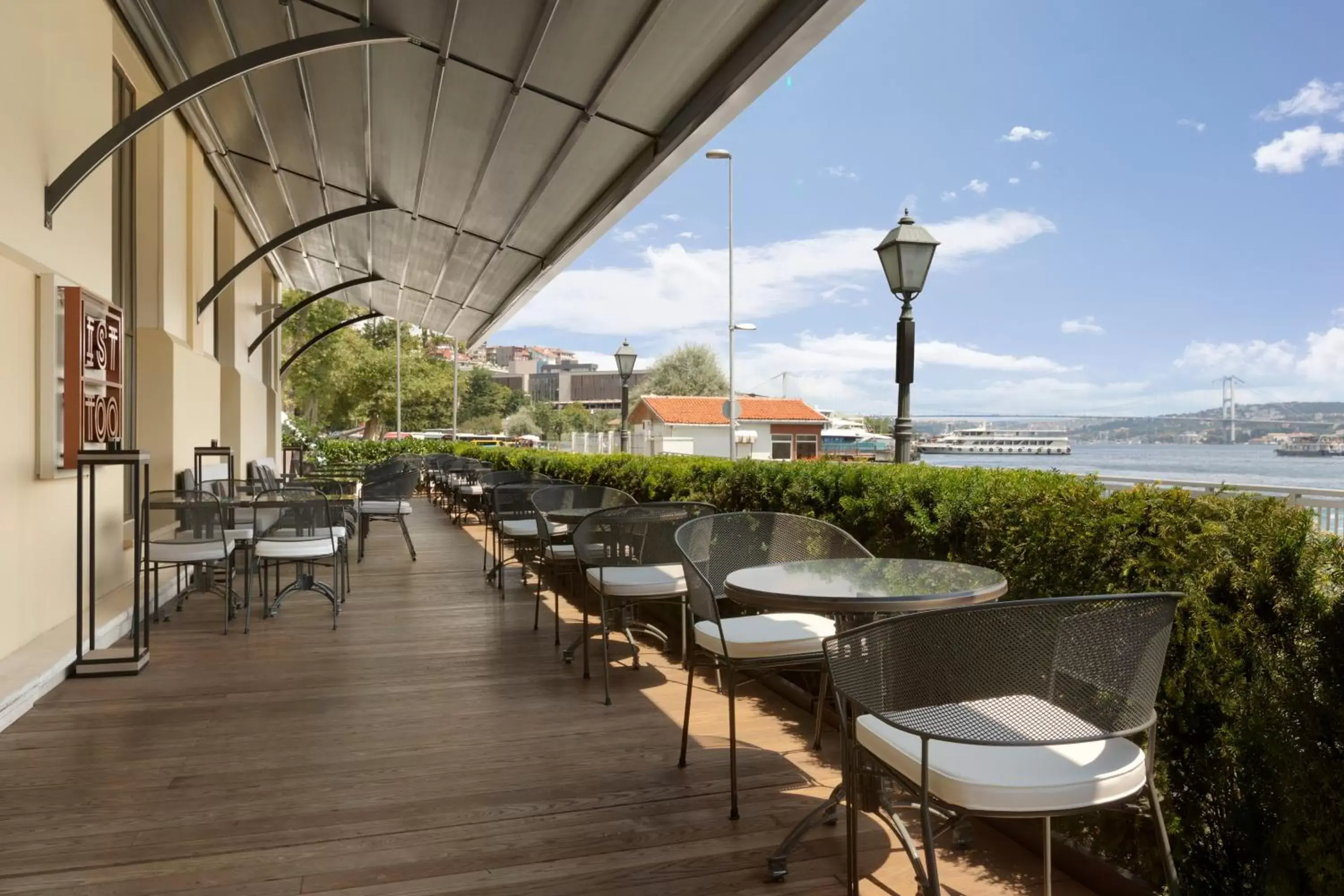 Restaurant/Places to Eat in Shangri-La Bosphorus, Istanbul