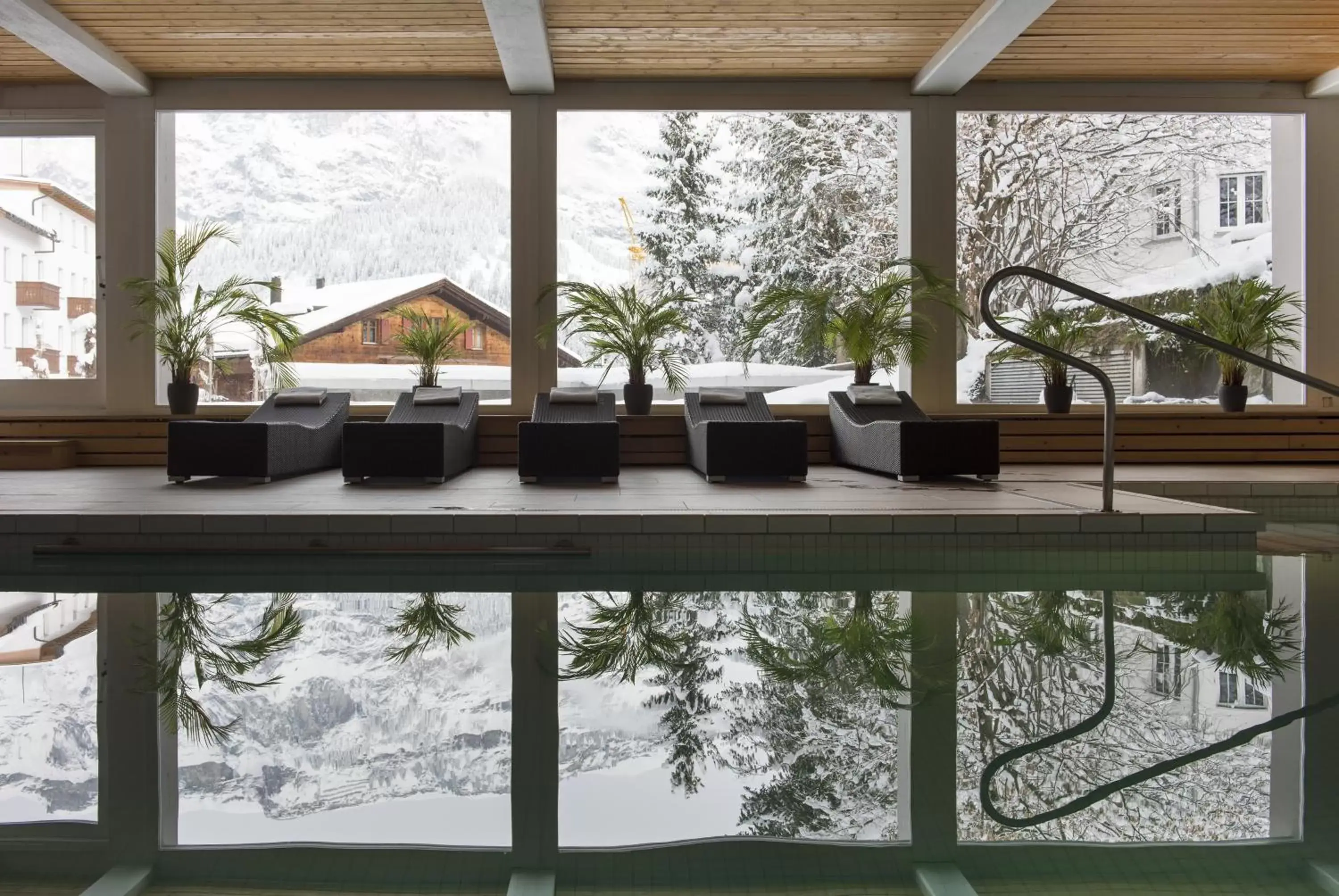 Swimming Pool in Hotel des Alpes