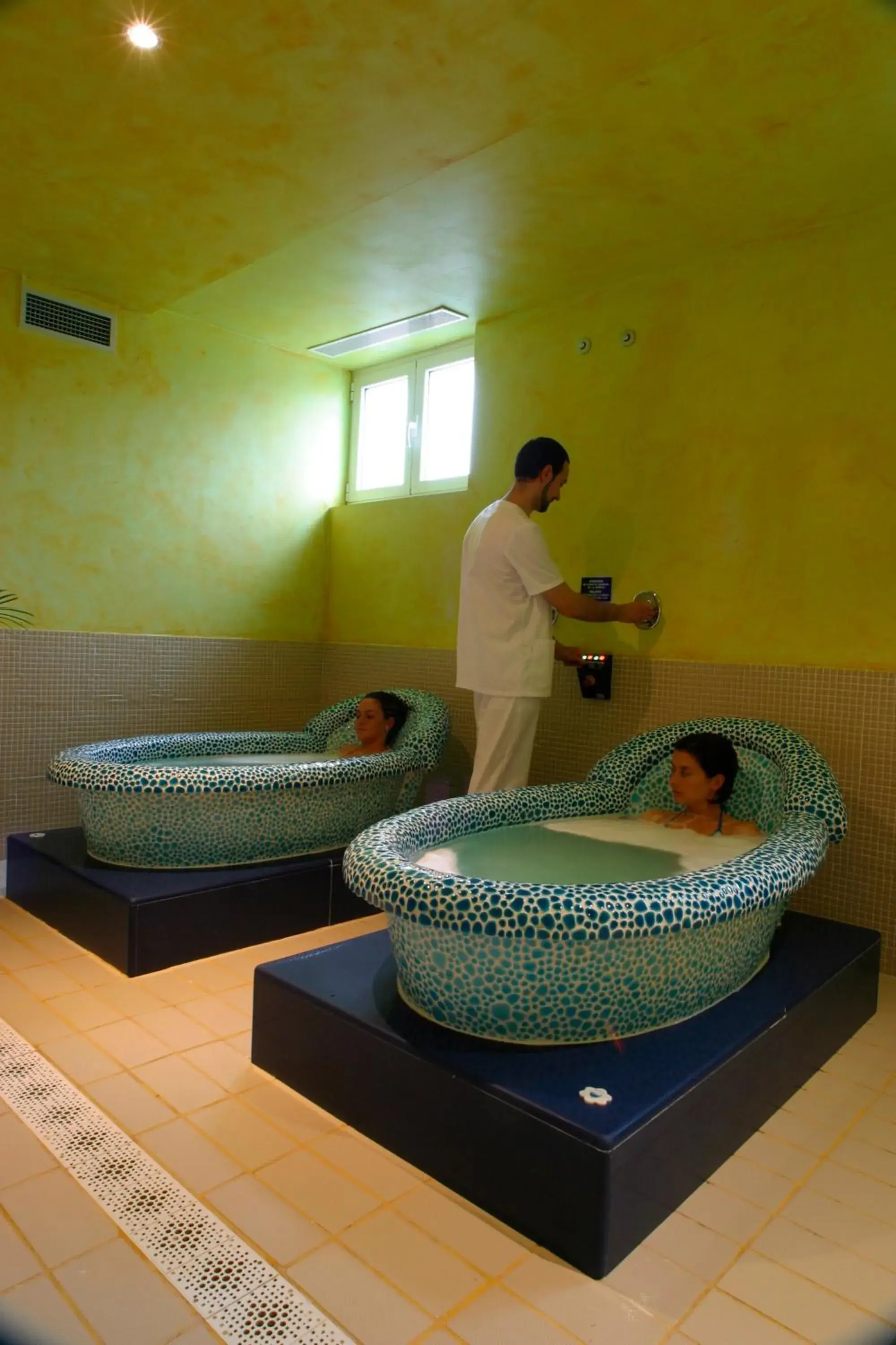 Hot Spring Bath in Hotel Spa La Hacienda De Don Juan