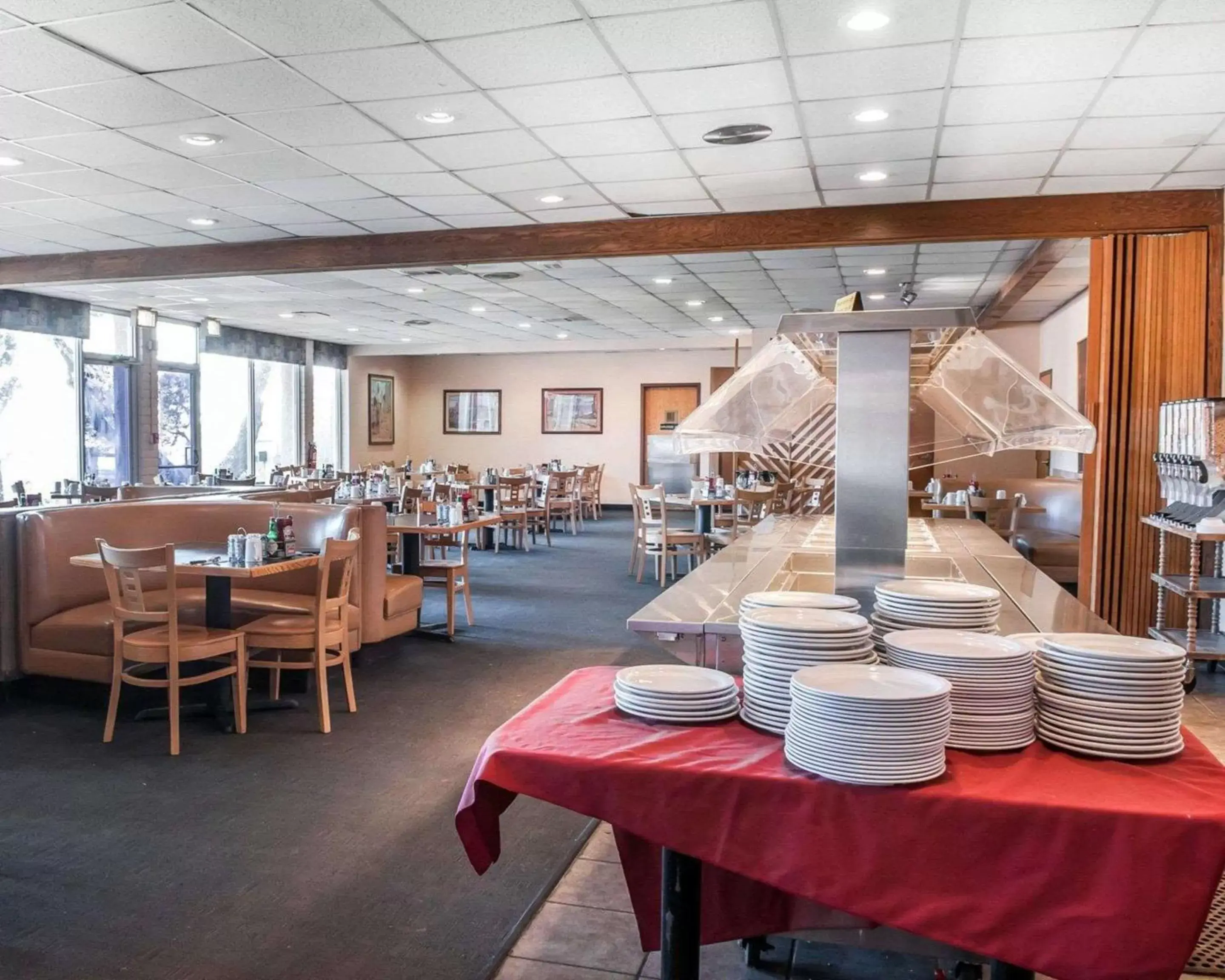 Restaurant/Places to Eat in Quality Inn Navajo Nation Capital