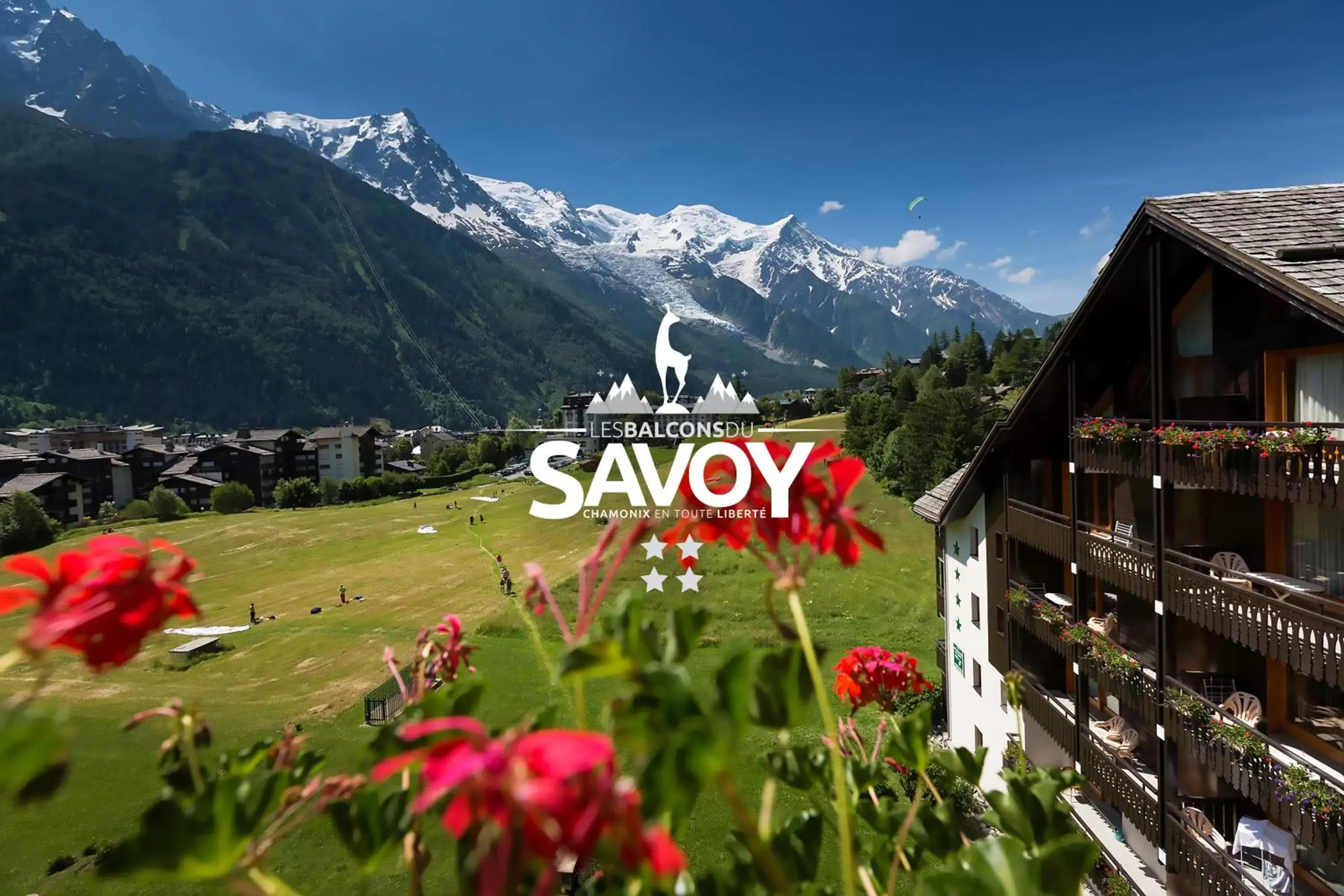 Facade/entrance in Les Balcons du Savoy