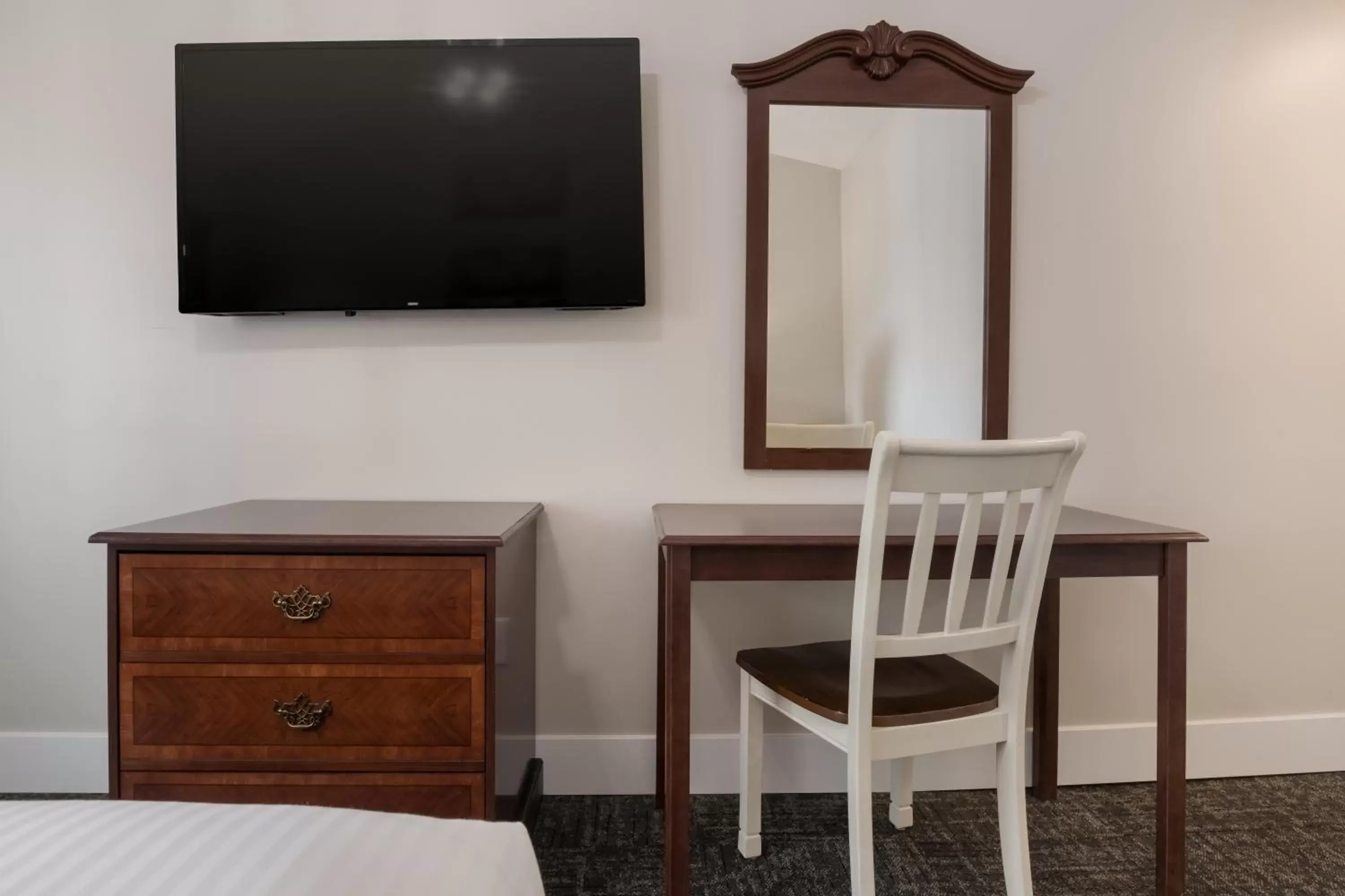 hair dresser, TV/Entertainment Center in Canadas Best Value Inn & Suites-Charlottetown