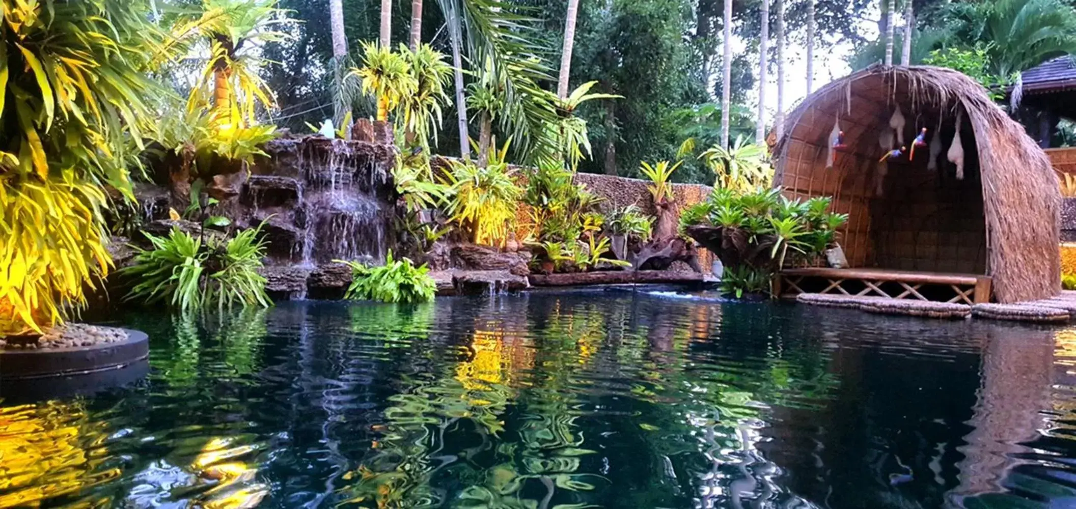Swimming pool in Baan Habeebee Resort