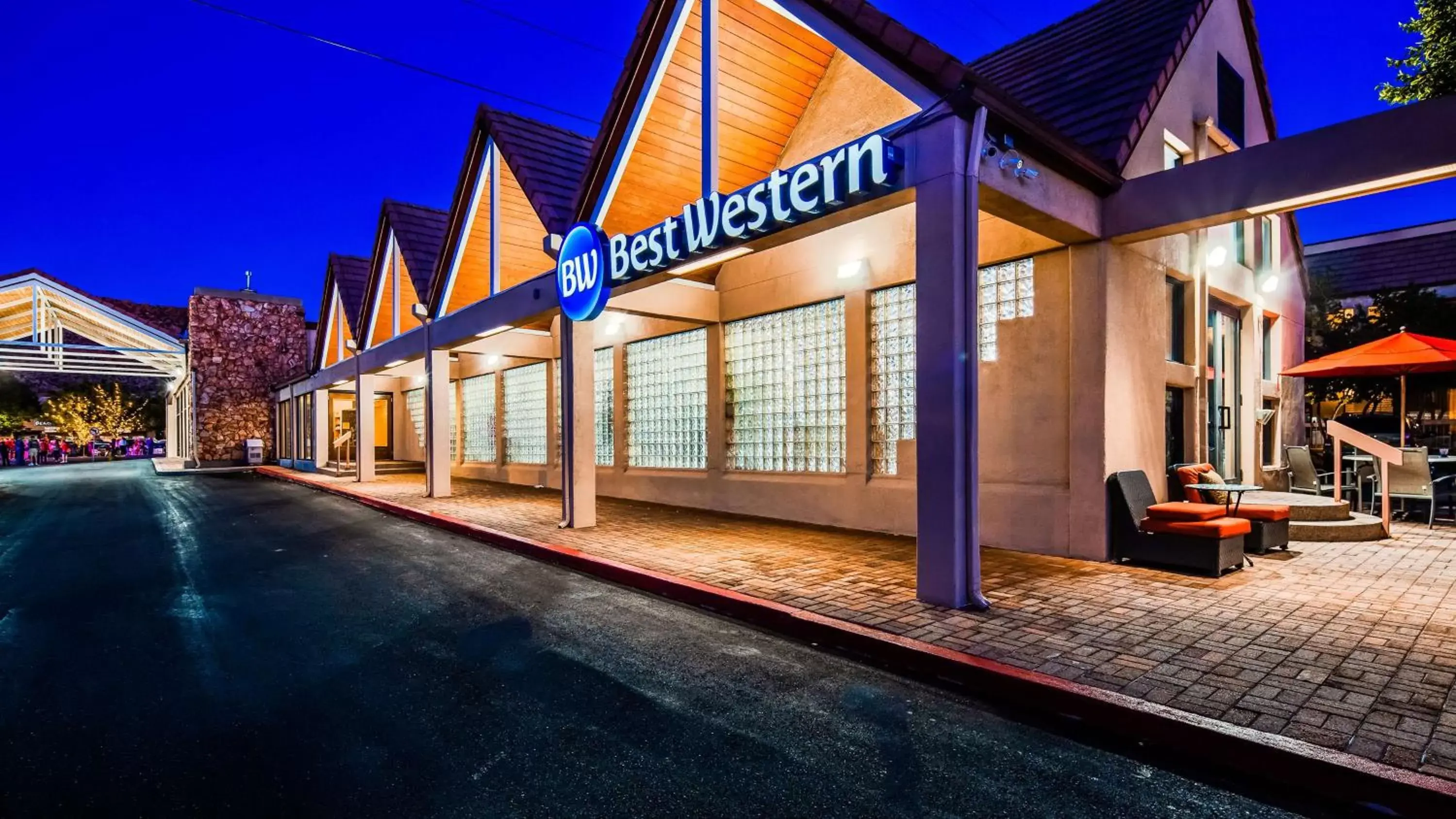 Property Building in Best Western Town and Country Inn