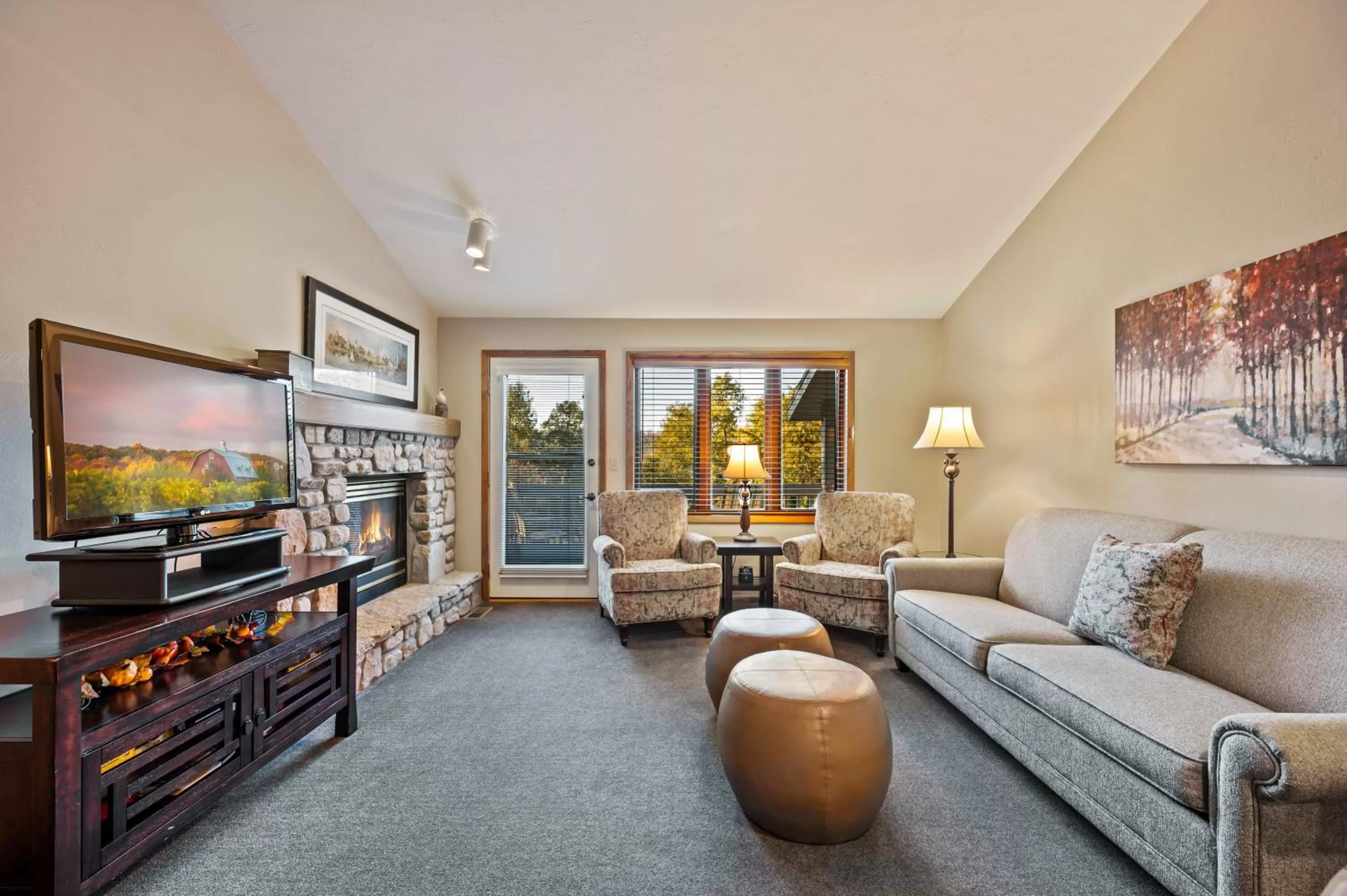 Living room in Evergreen Hill Condominiums