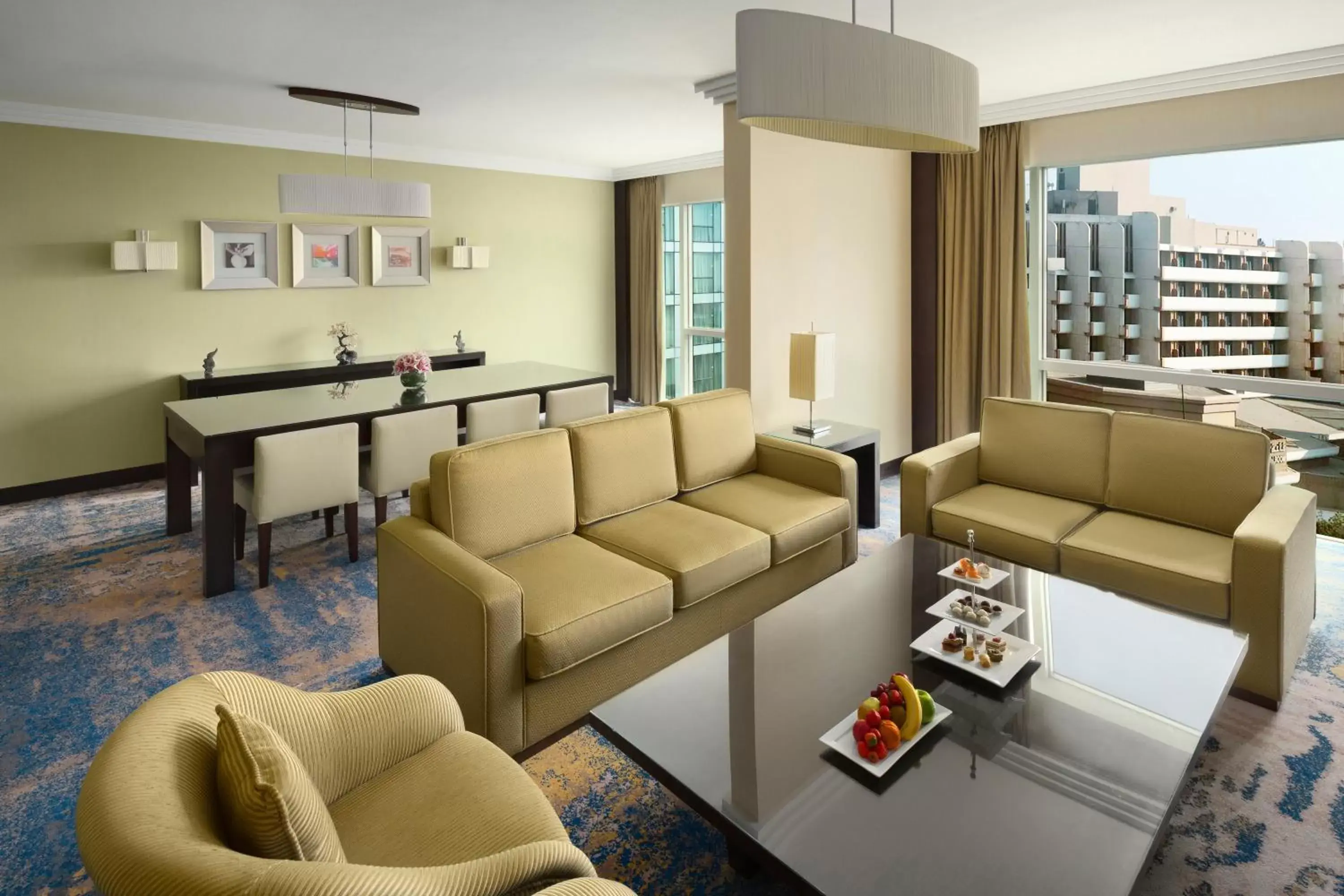 Photo of the whole room, Seating Area in Crowne Plaza Jeddah, an IHG Hotel