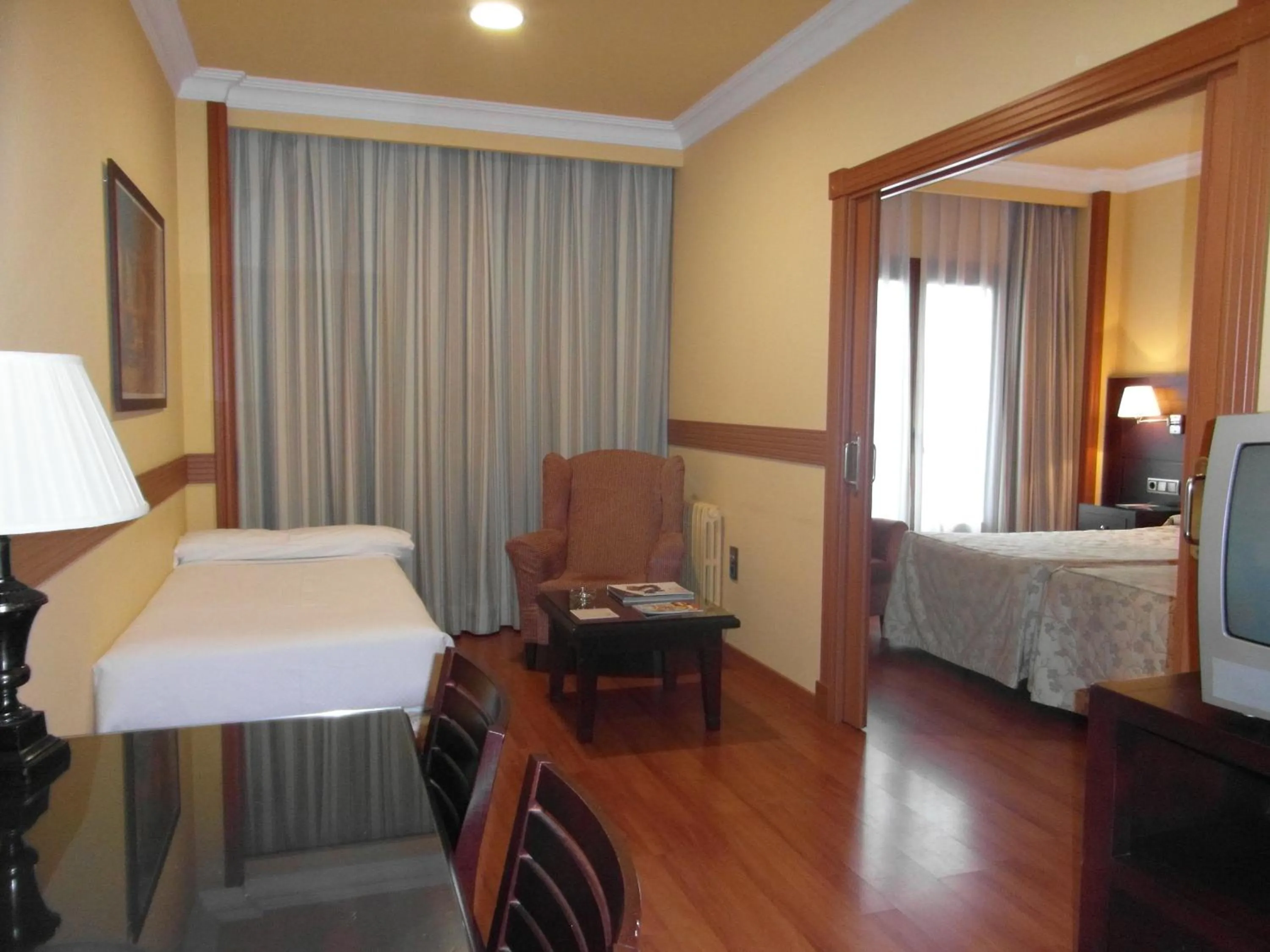 Balcony/Terrace, Bed in Hotel II Castillas Ávila