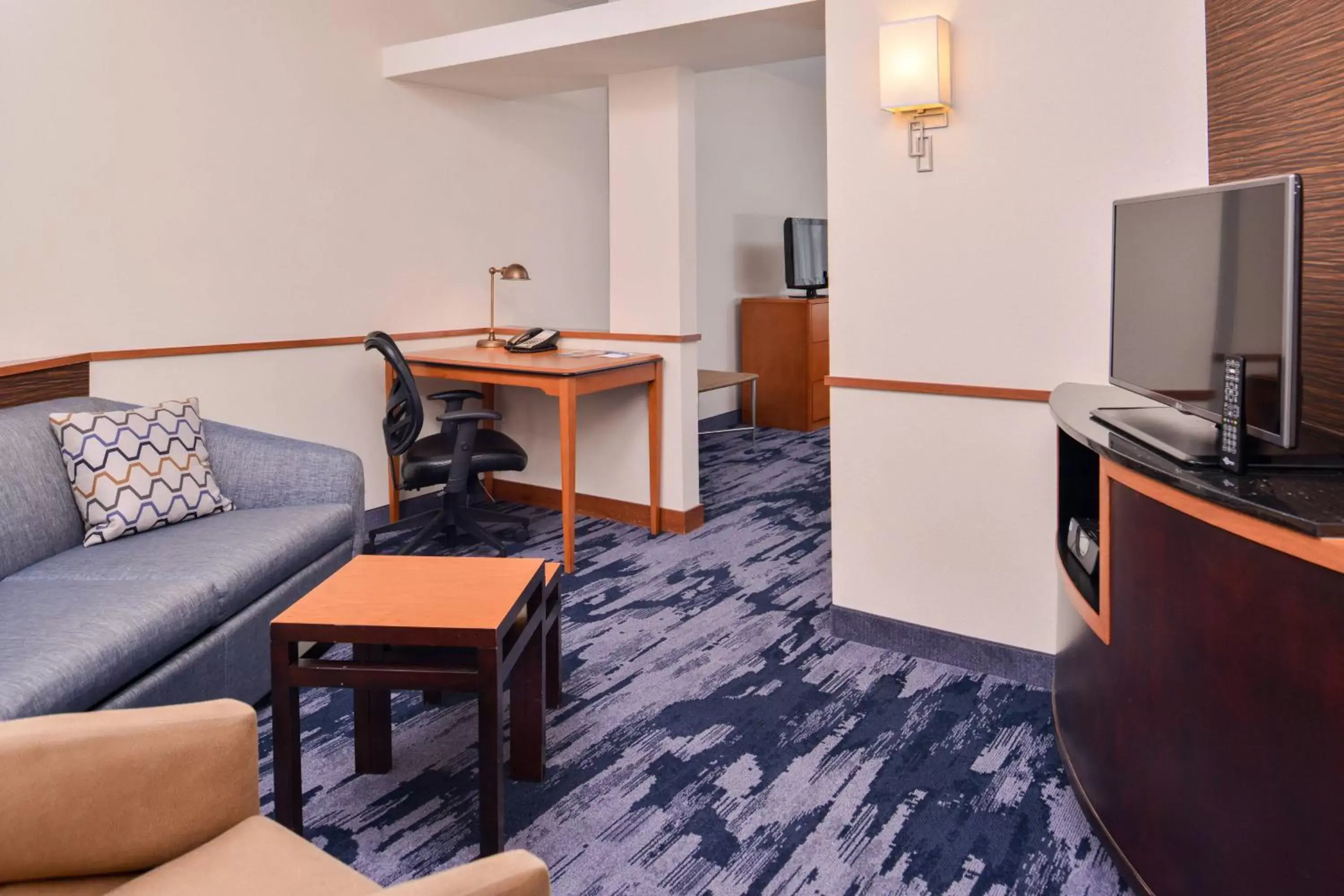 Living room, Seating Area in Fairfield Inn & Suites Raleigh-Durham Airport/Brier Creek