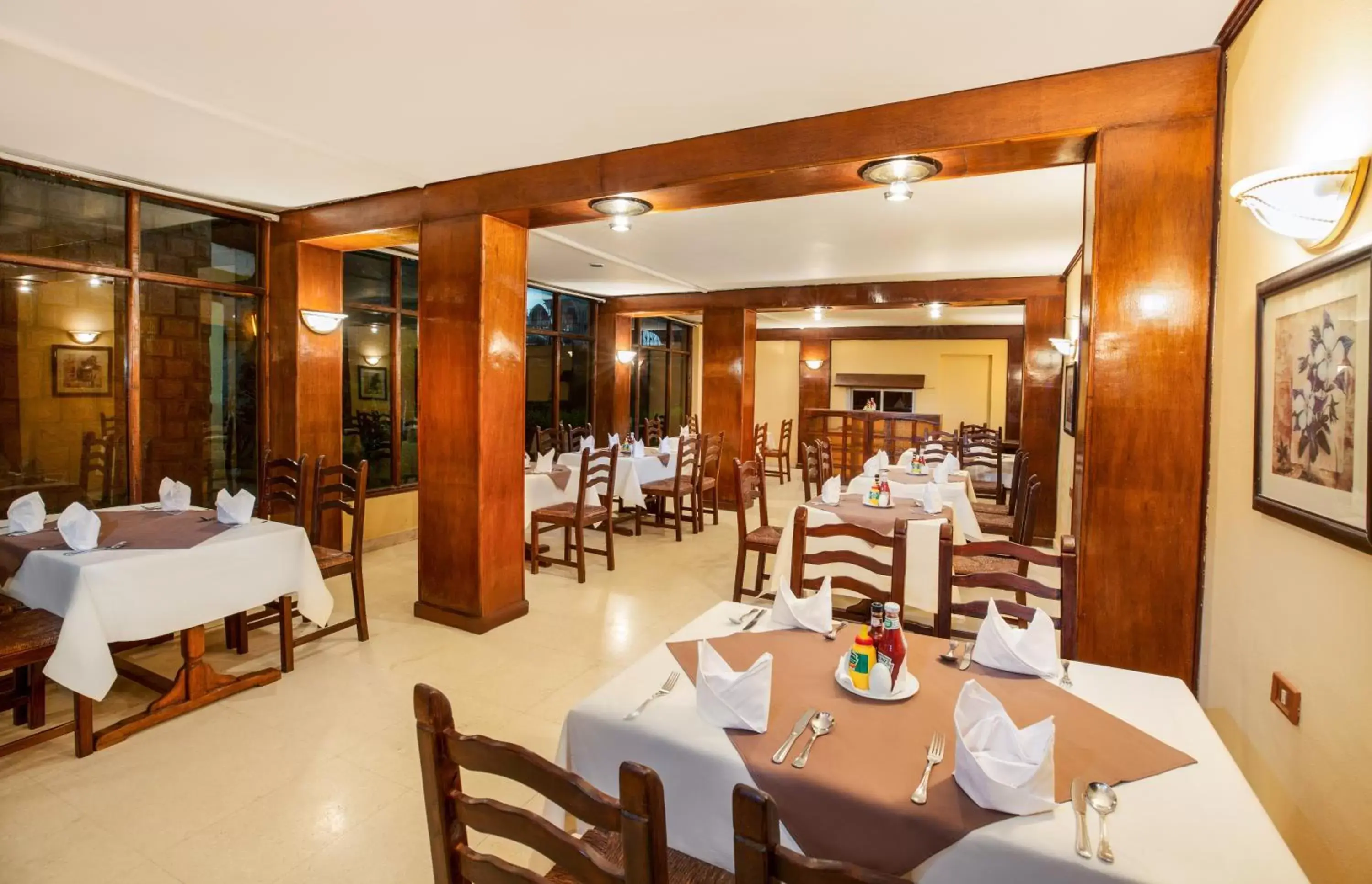 Restaurant/Places to Eat in Obelisk Nile Hotel Aswan