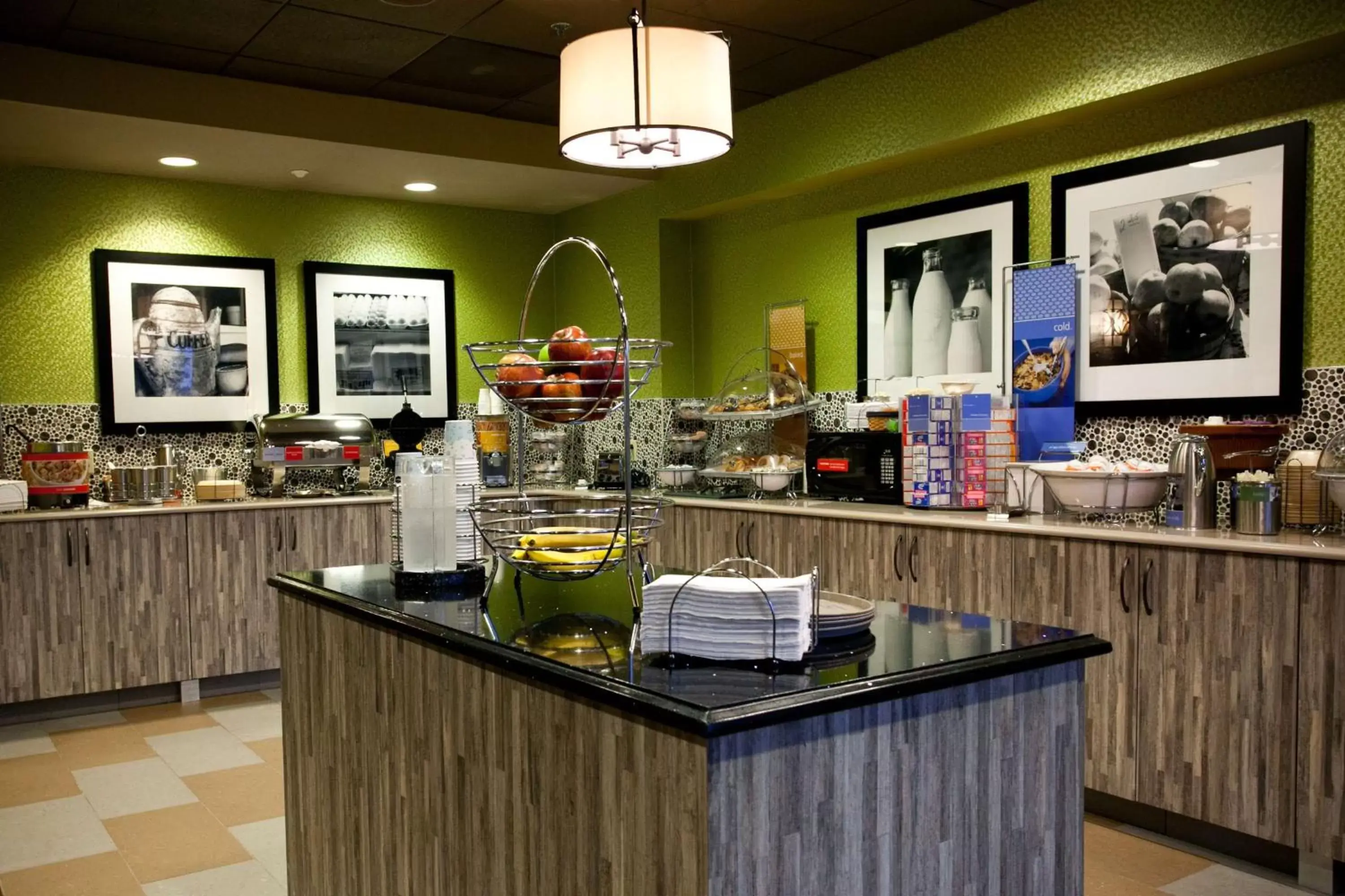 Breakfast, Restaurant/Places to Eat in Hampton Inn By Hilton Carrollton, Ga