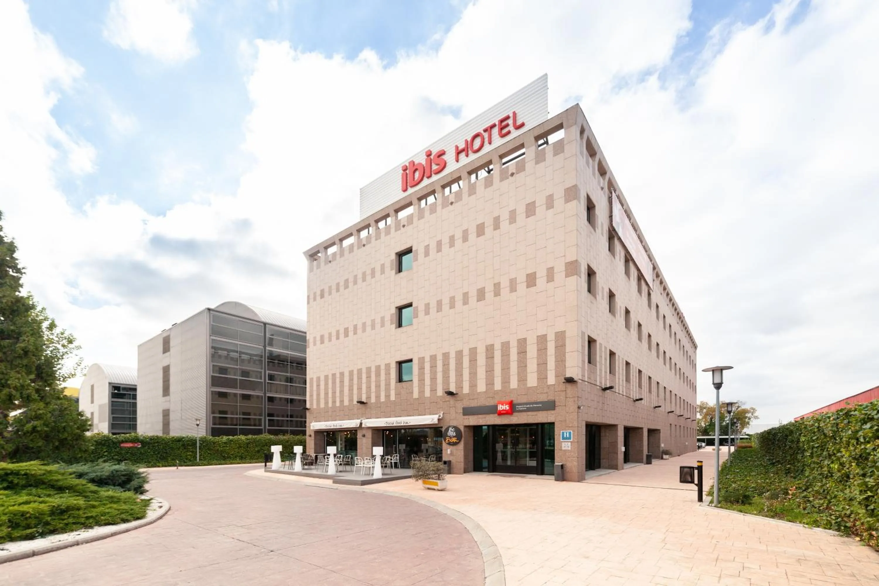 Property building in Ibis Alcala de Henares La Garena