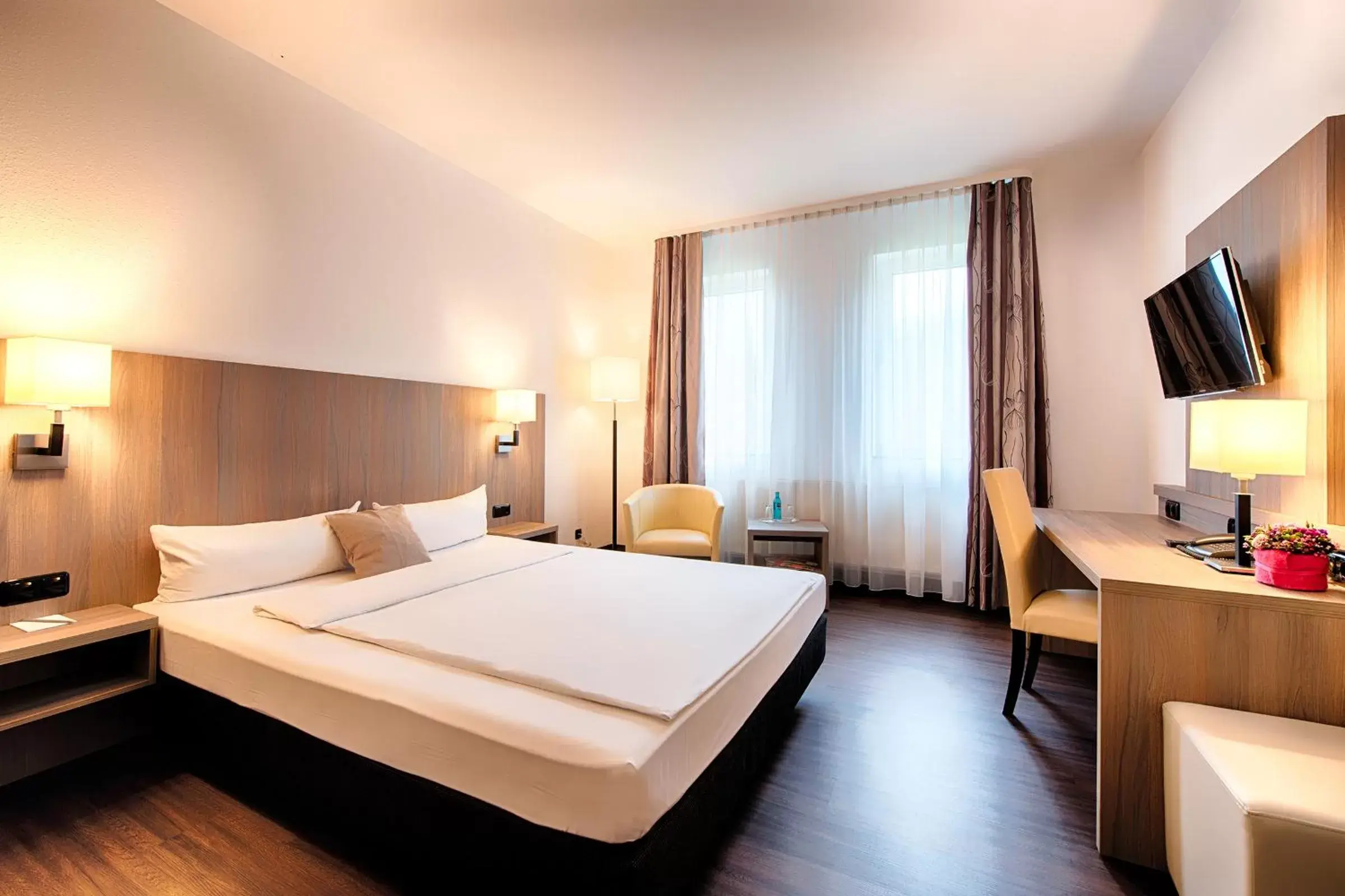Photo of the whole room, Bed in ACHAT Hotel Bochum Dortmund
