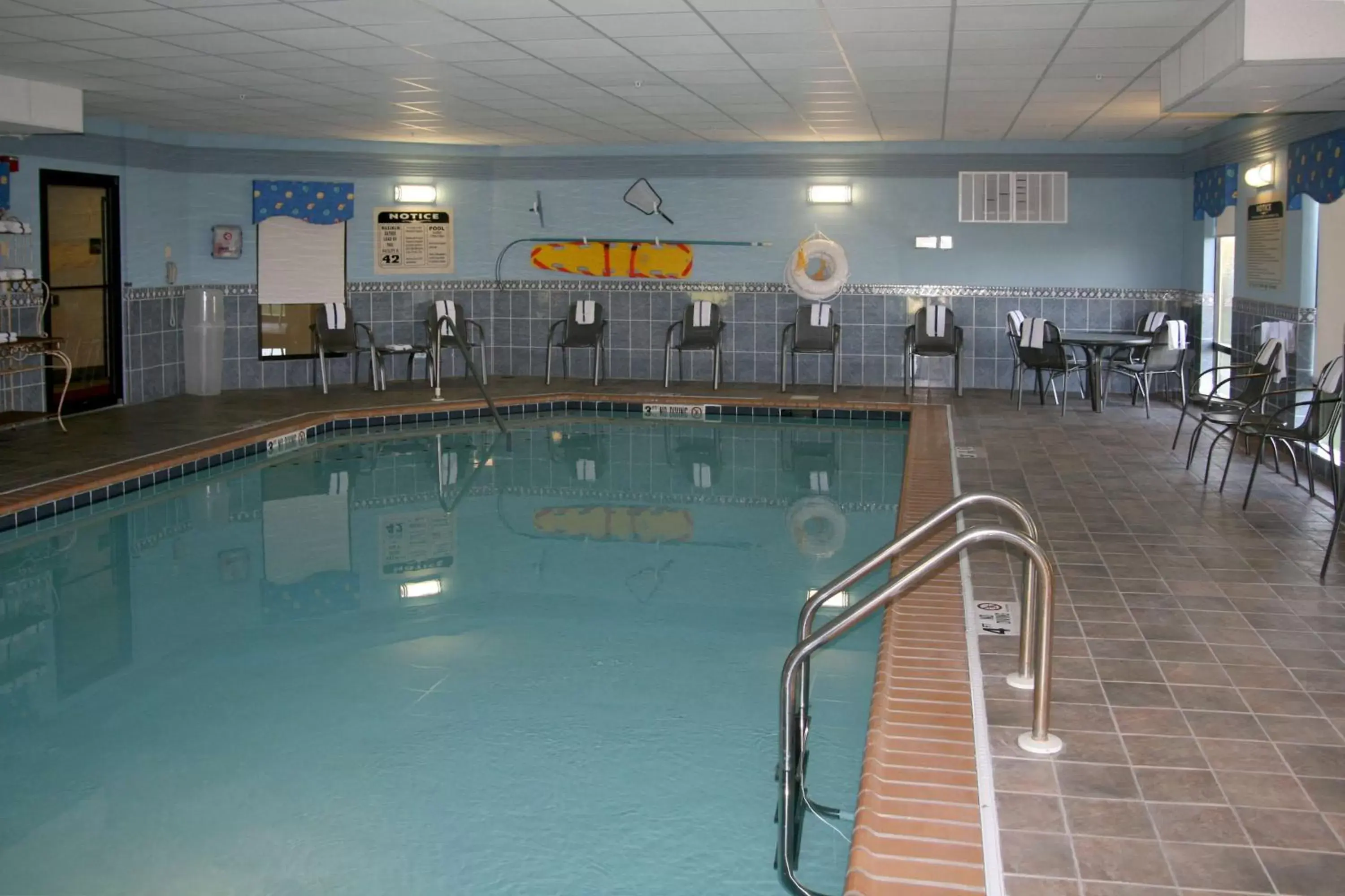 Pool view, Swimming Pool in Hampton Inn & Suites Bolingbrook