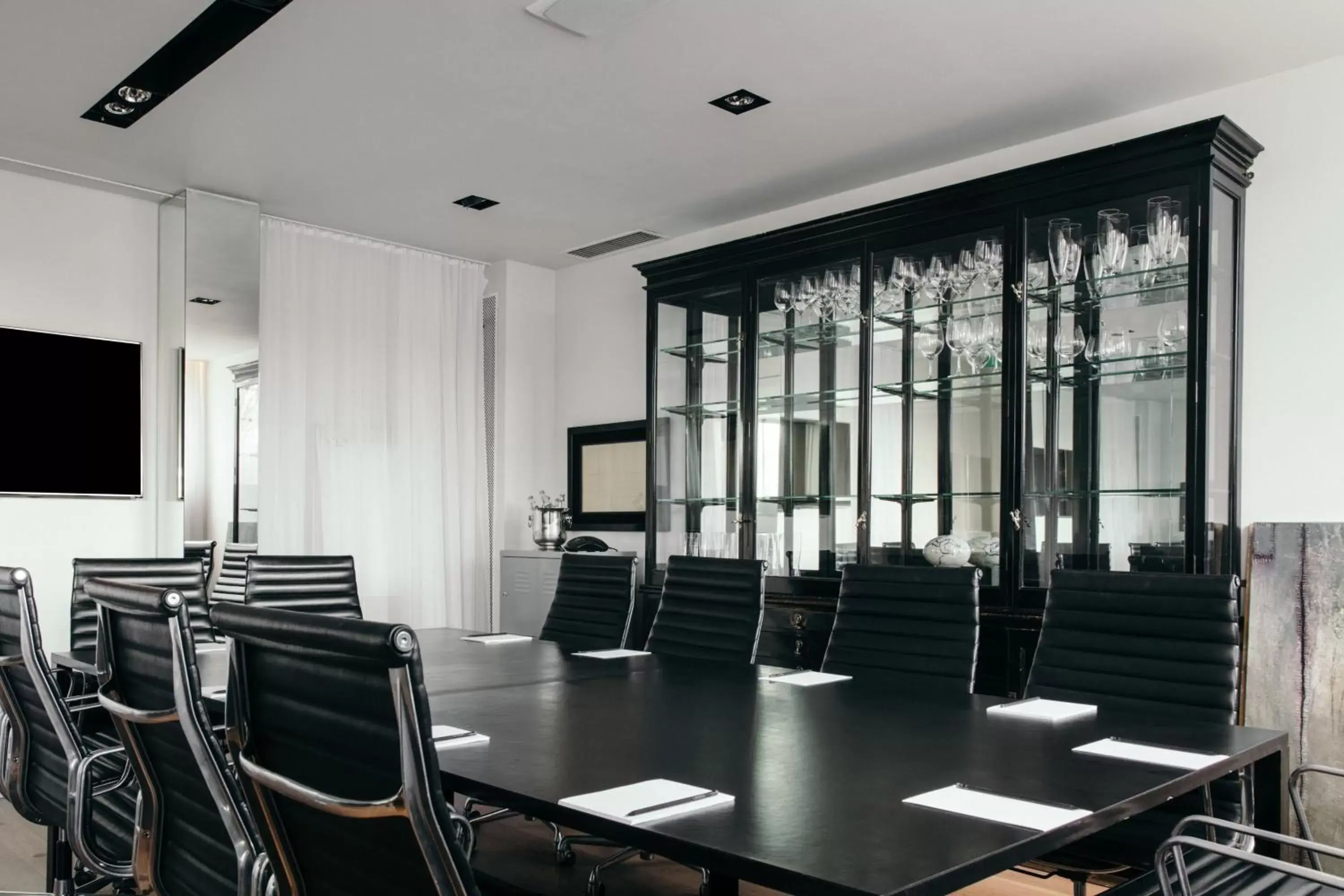 Meeting/conference room in 101 Hotel, a Member of Design Hotels
