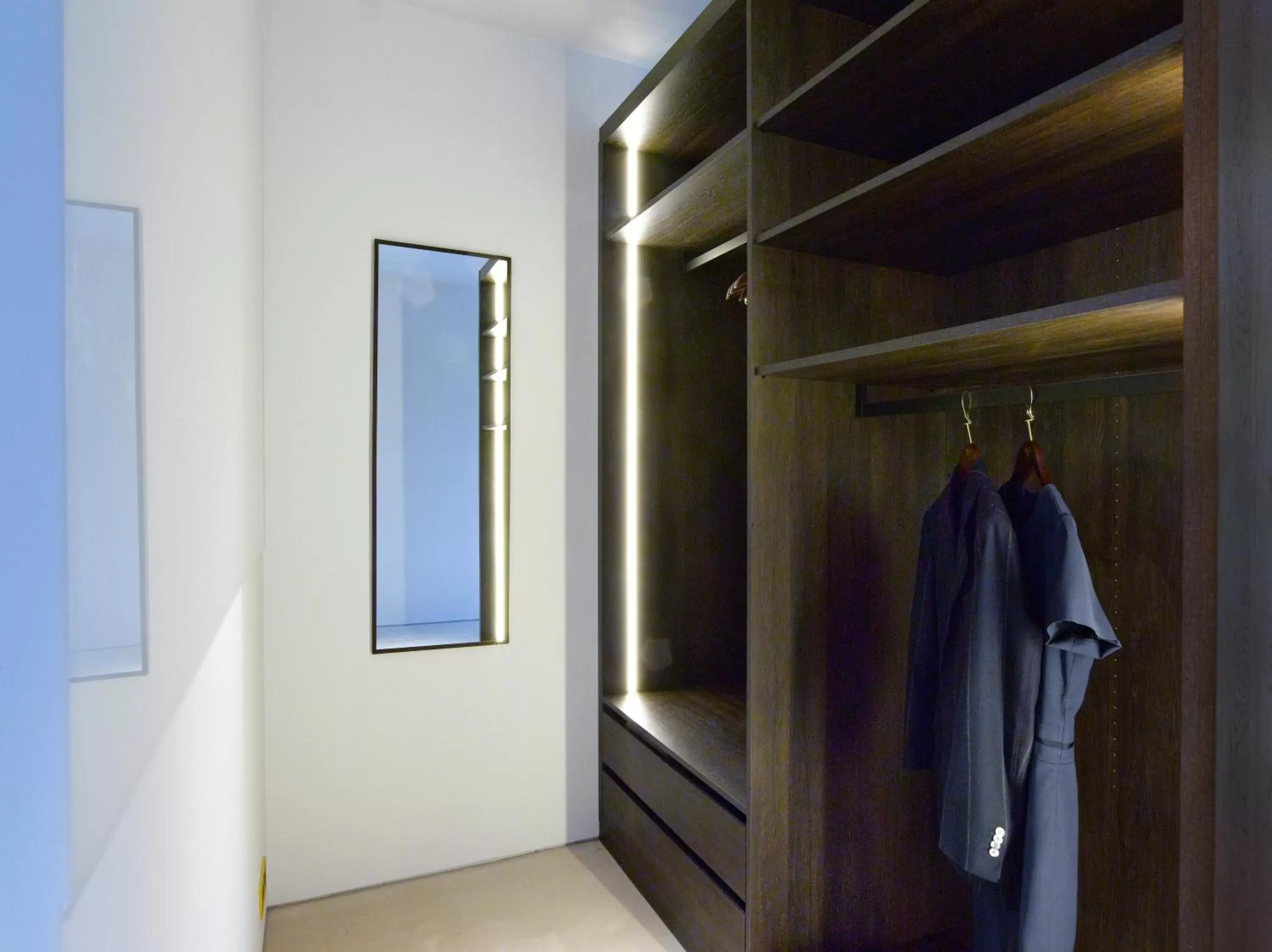 wardrobe, Bathroom in Hotel Damier Kortrijk