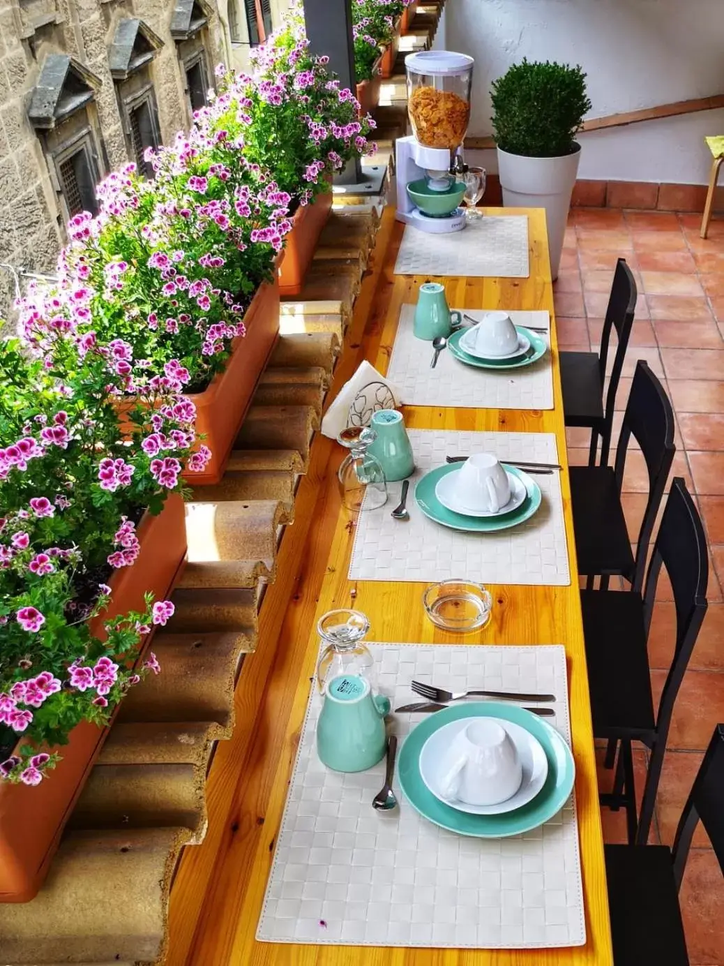 Coffee/tea facilities, Restaurant/Places to Eat in Casa Lilla