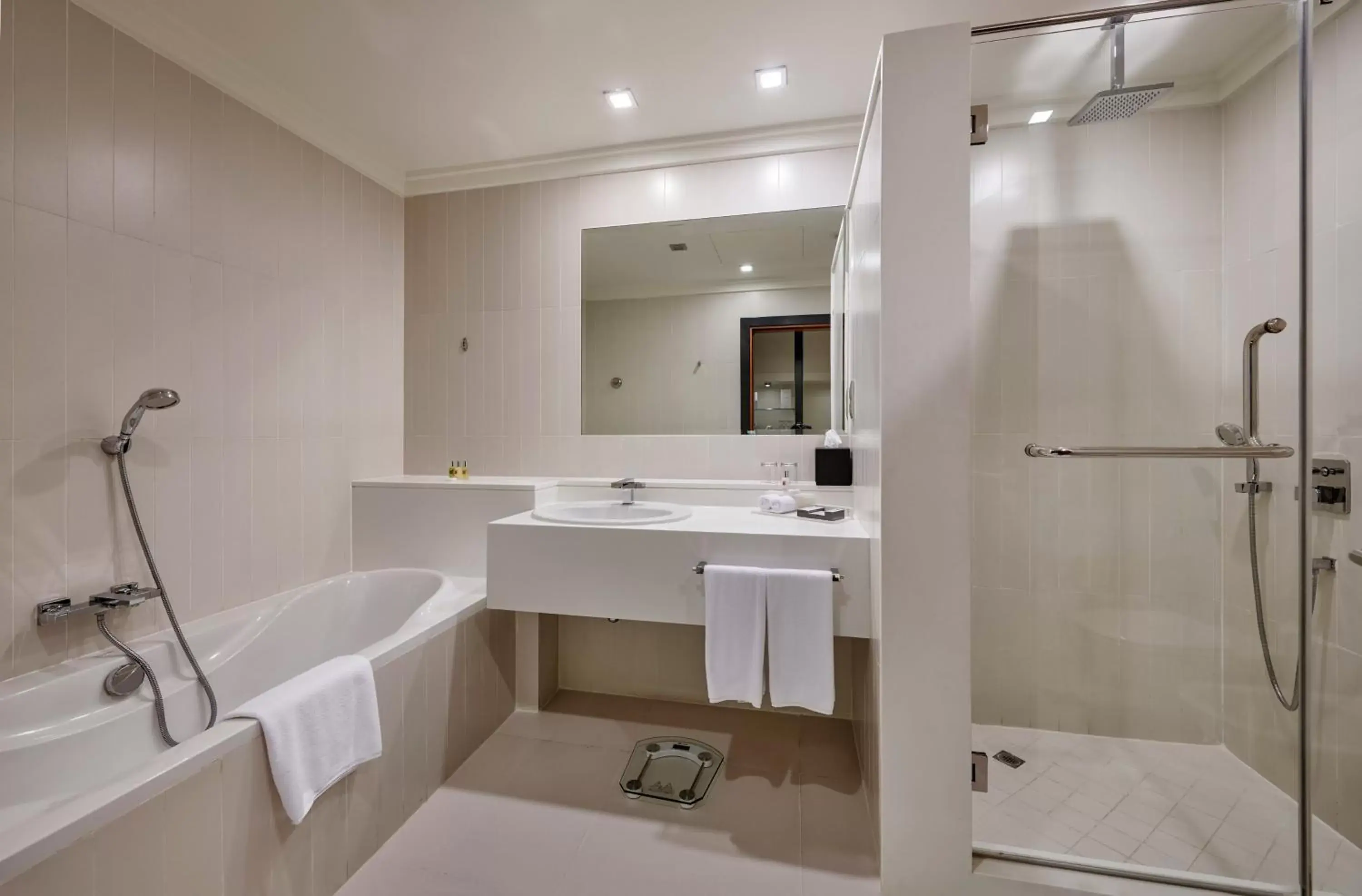 Bathroom in Millennium Airport Hotel Dubai