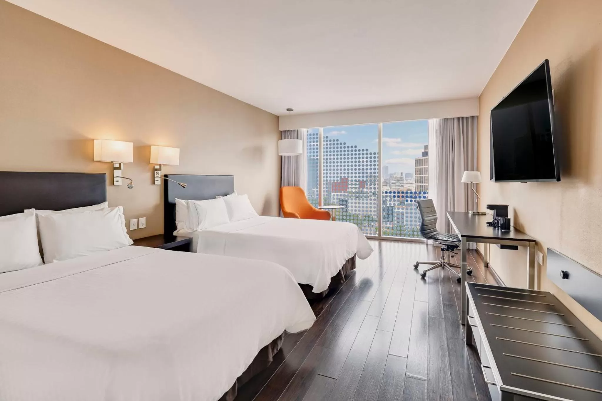 Photo of the whole room, Bed in Fiesta Inn Insurgentes Viaducto