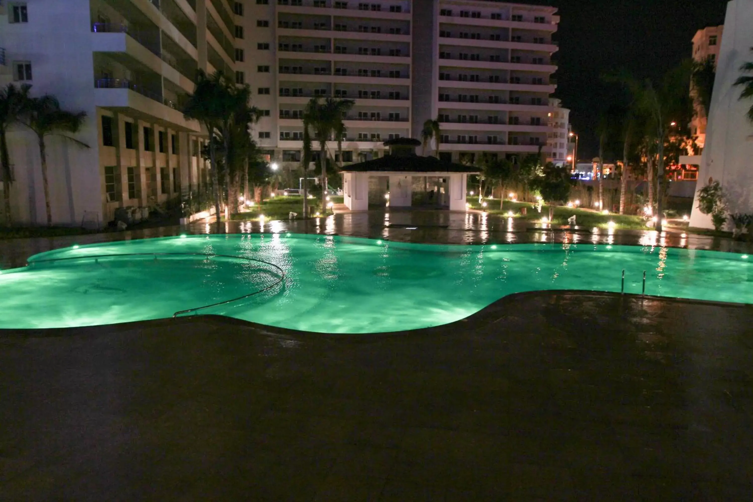 Pool view, Swimming Pool in Royal Tulip City Center