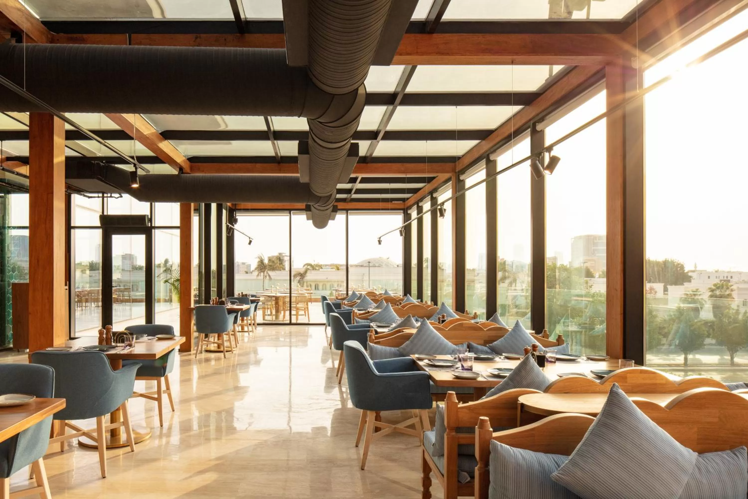 Restaurant/places to eat in SHIRVAN Hotel City Yard Jeddah