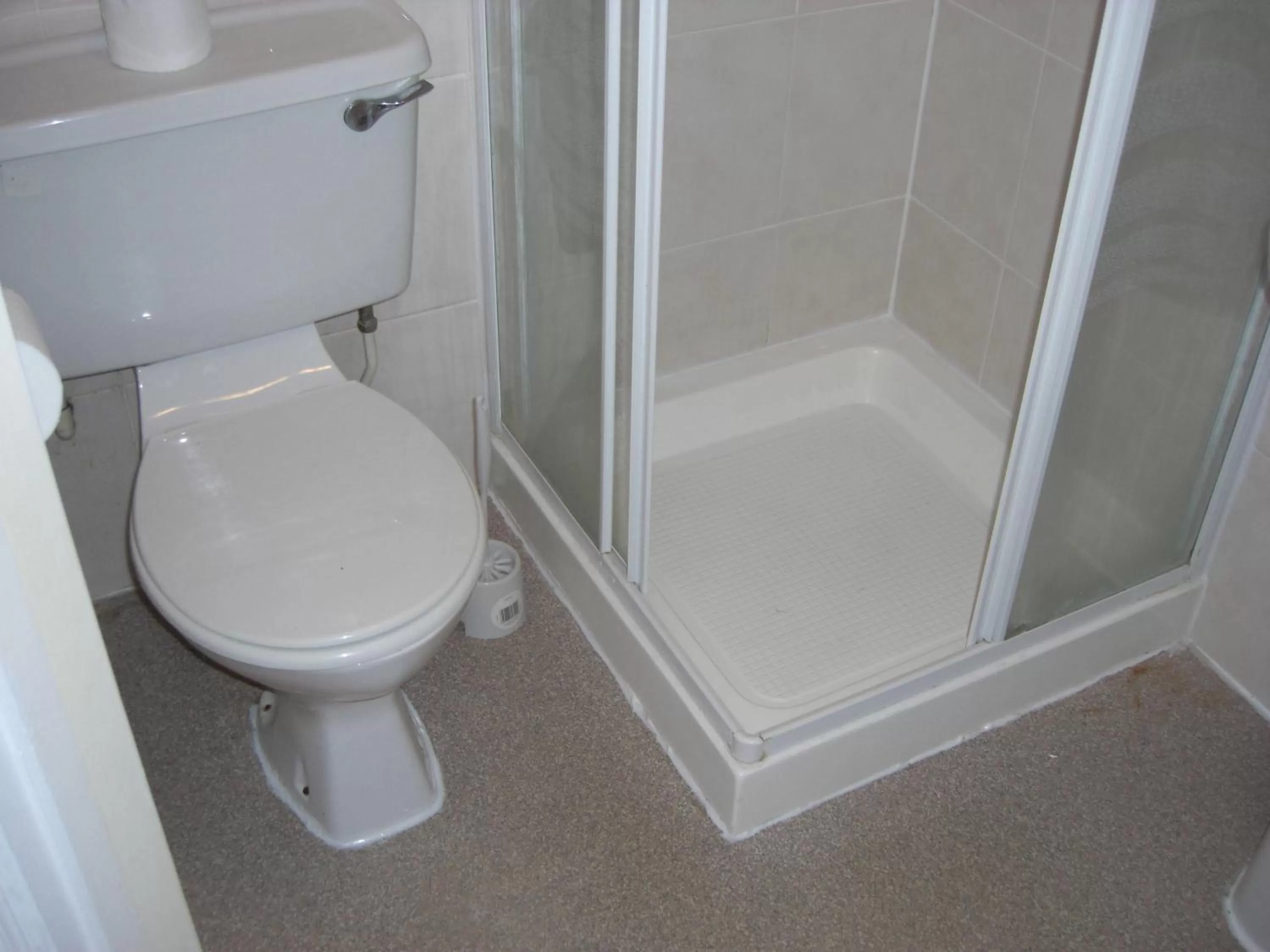 Shower in Lynebank House Hotel, Bed & Breakfast