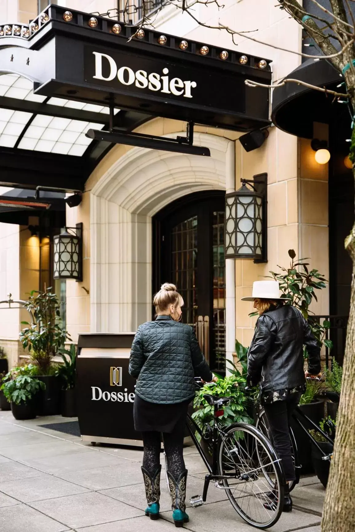 Facade/entrance in Dossier Facade/entrance in Dossier