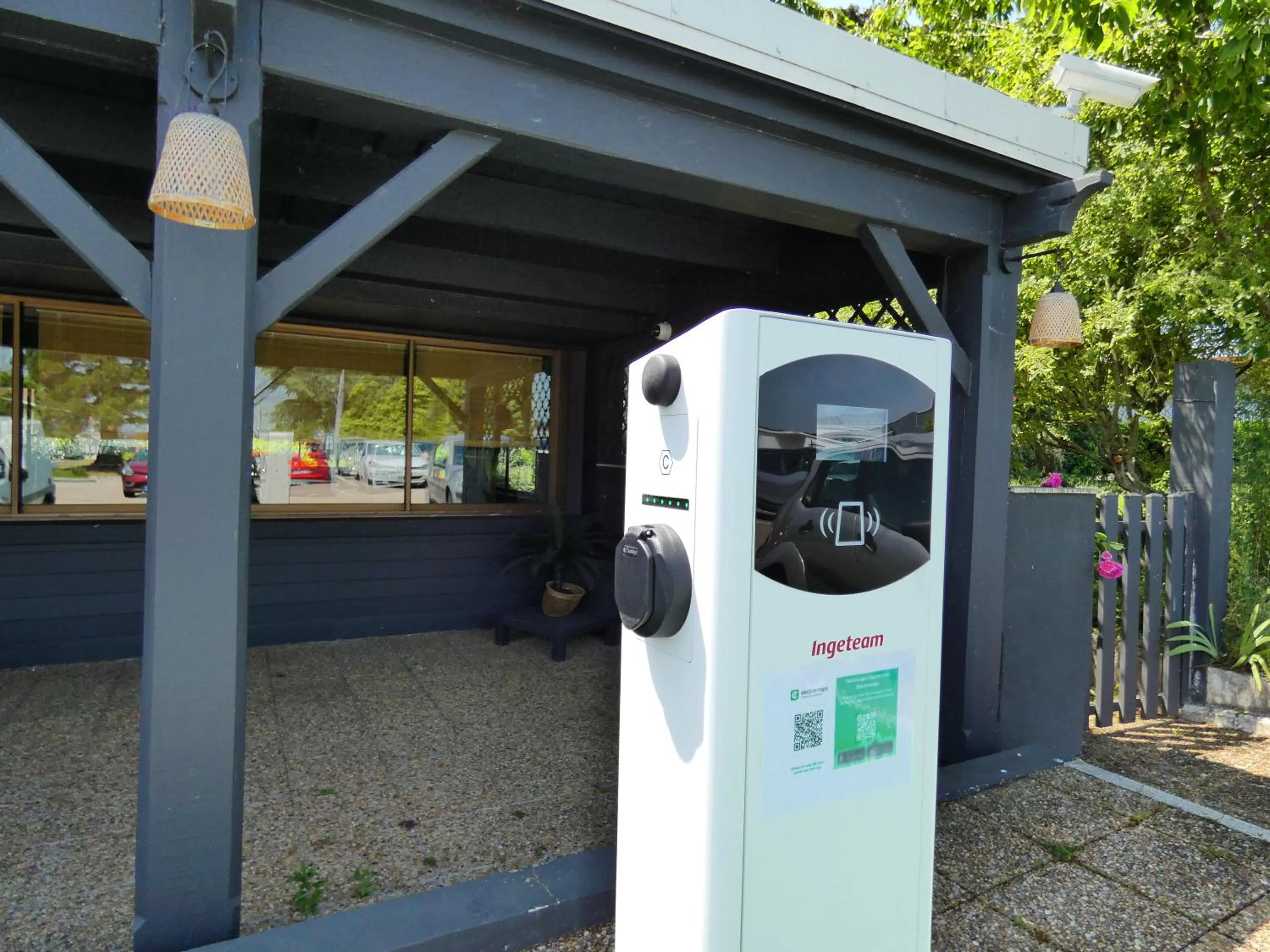 Parking in Logis Hotel Restaurant Black and Green Limoges Sud